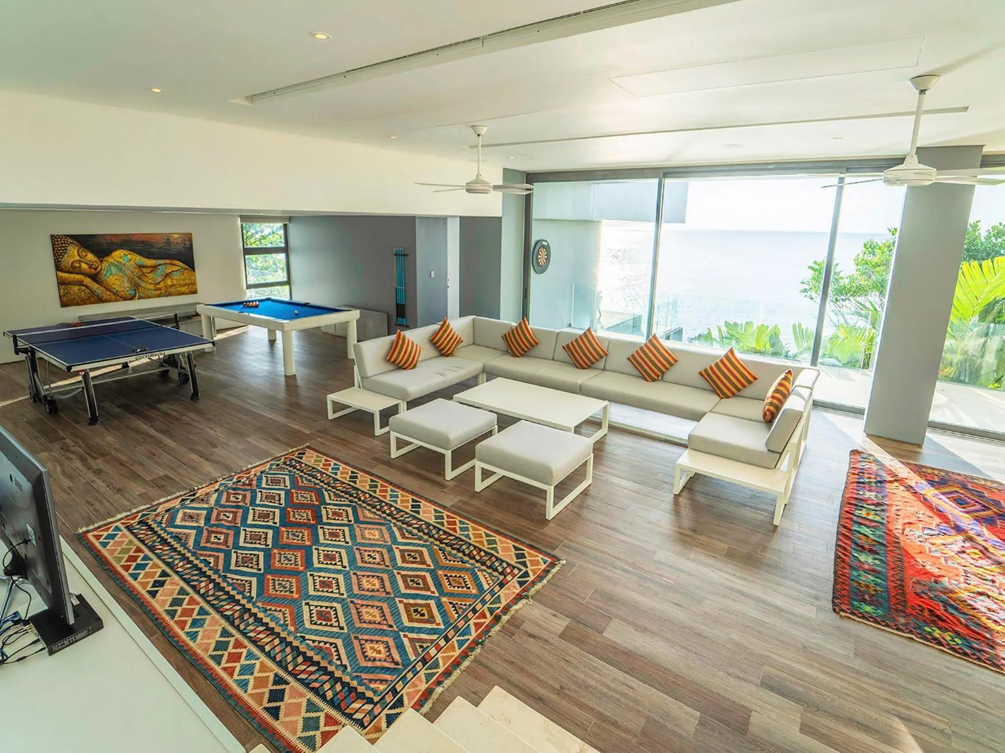 Billiard in Villa Amanzi Kamala by Elite Havens