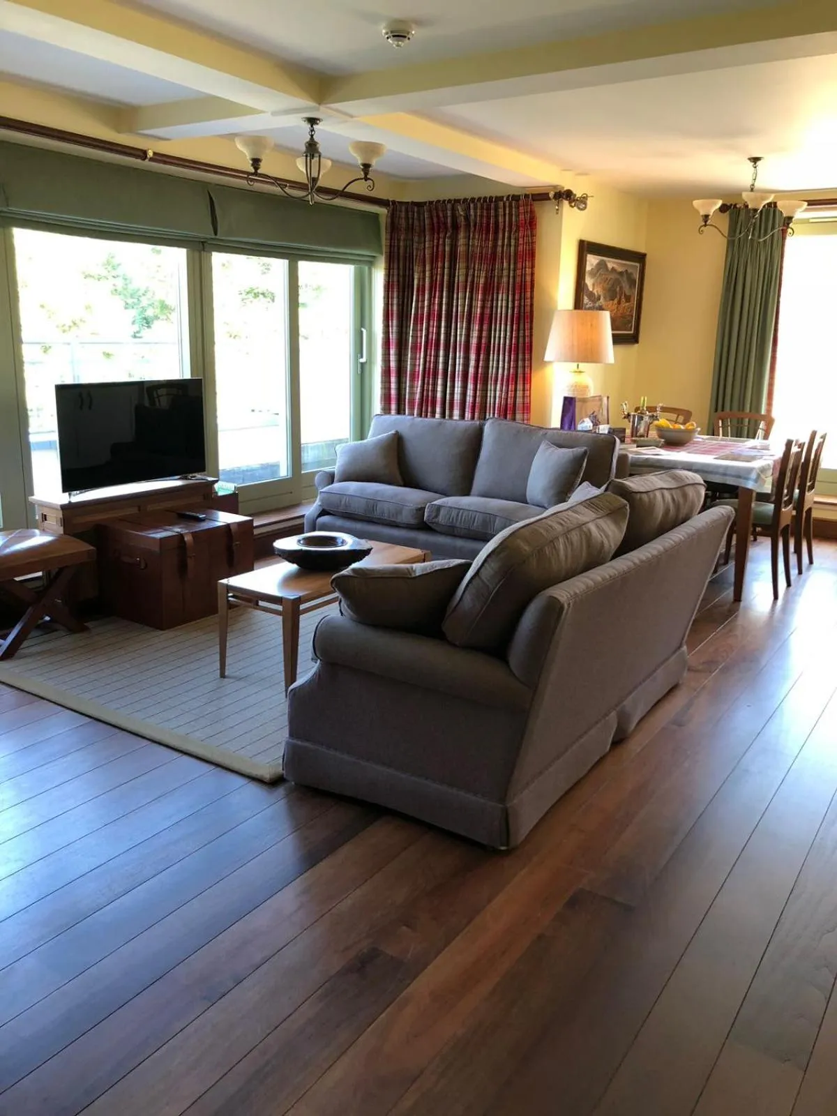 TV and multimedia in The Highland Club