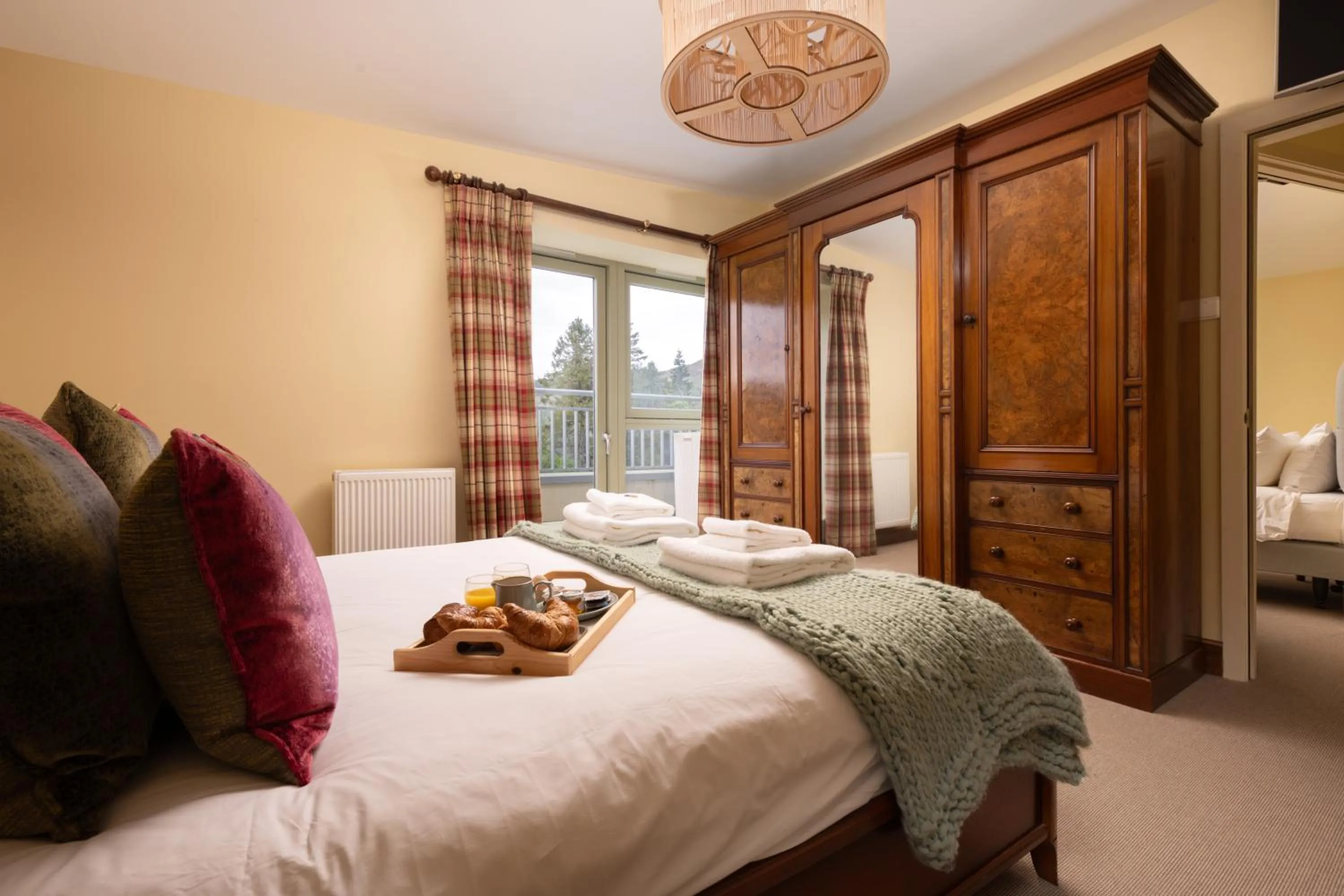 Bedroom, Bed in The Highland Club