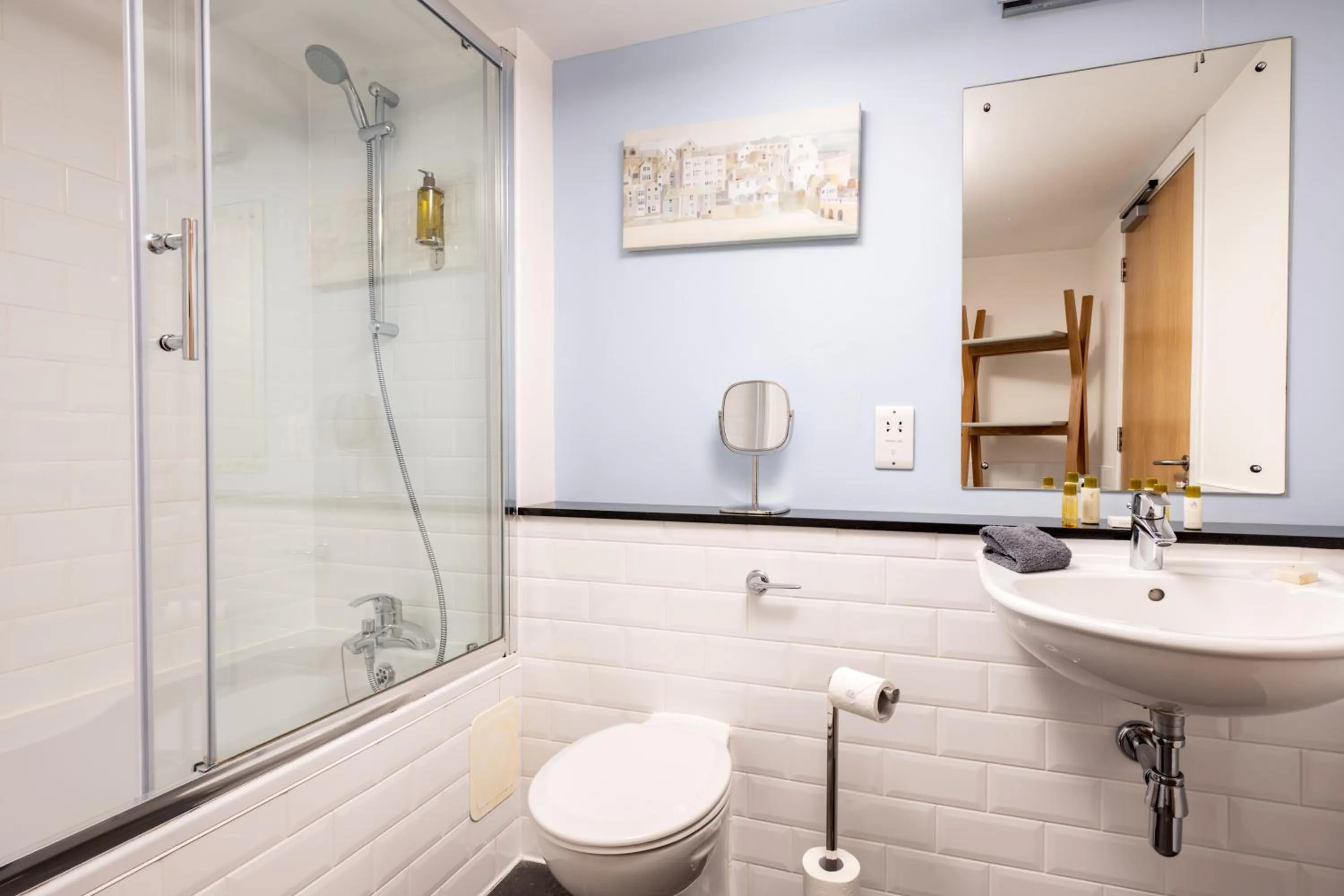 Shower in The Highland Club