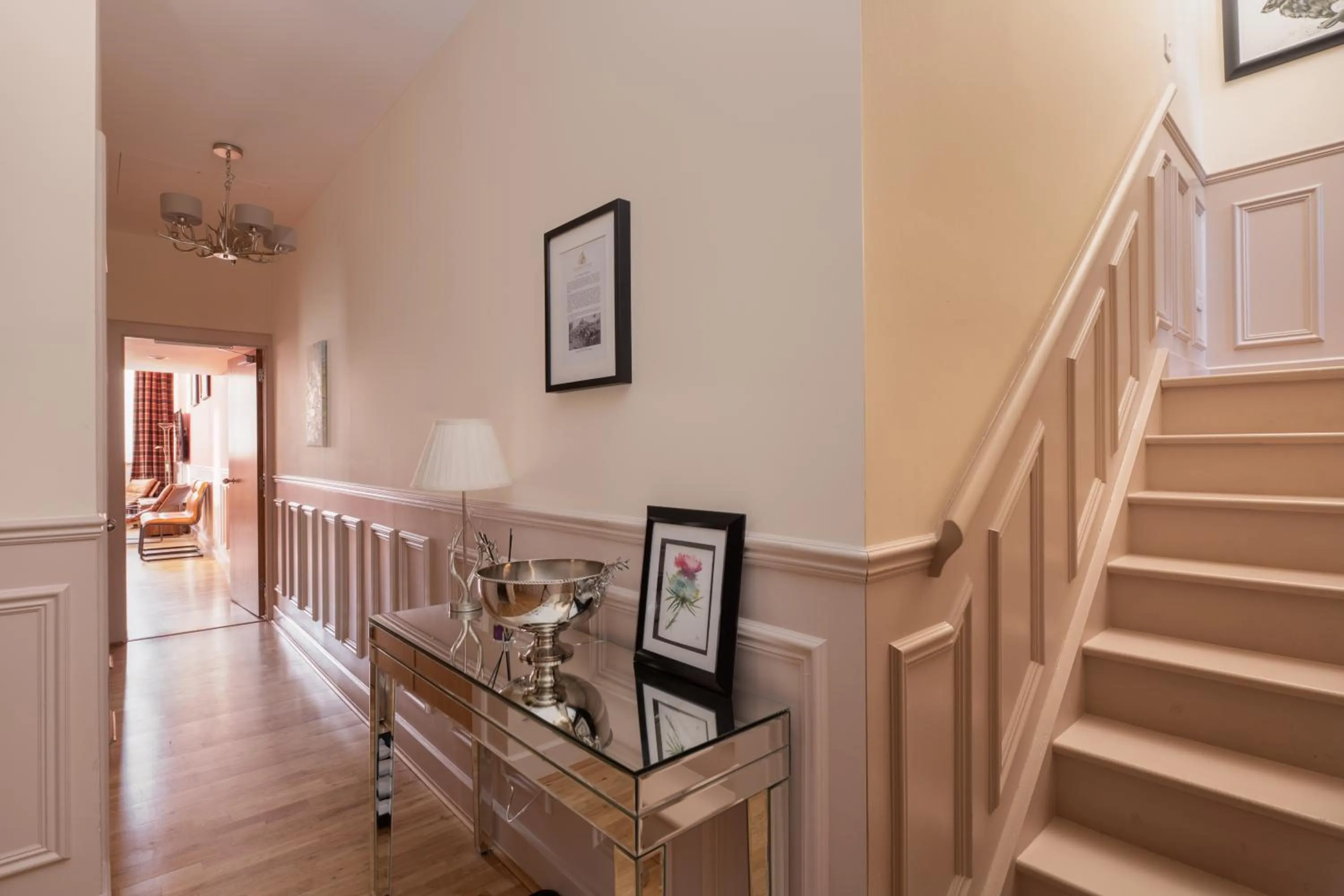 Facade/entrance in The Highland Club