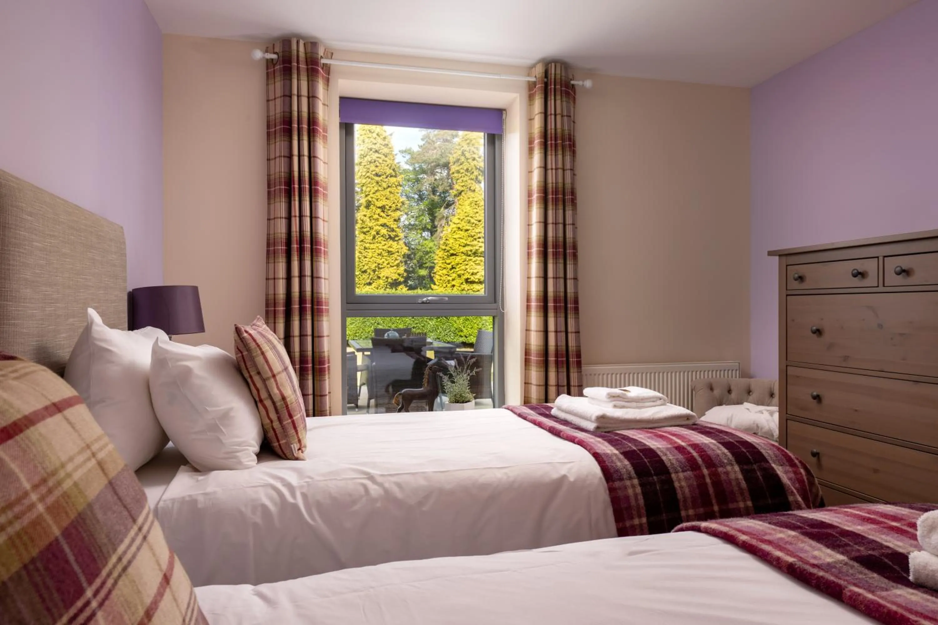 Bedroom, Bed in The Highland Club