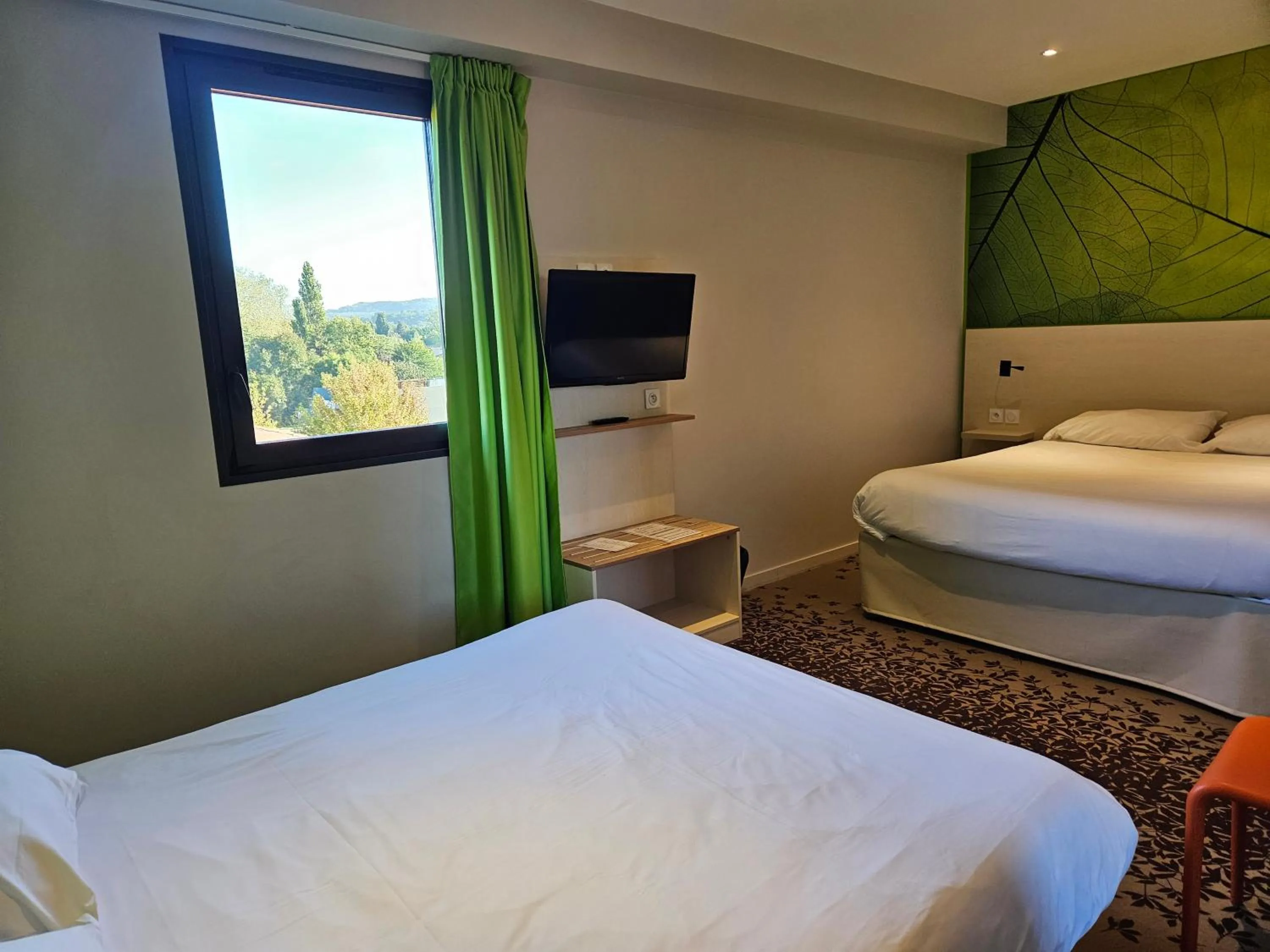 Bedroom, Bed in ibis styles Villeneuve Sur Lot