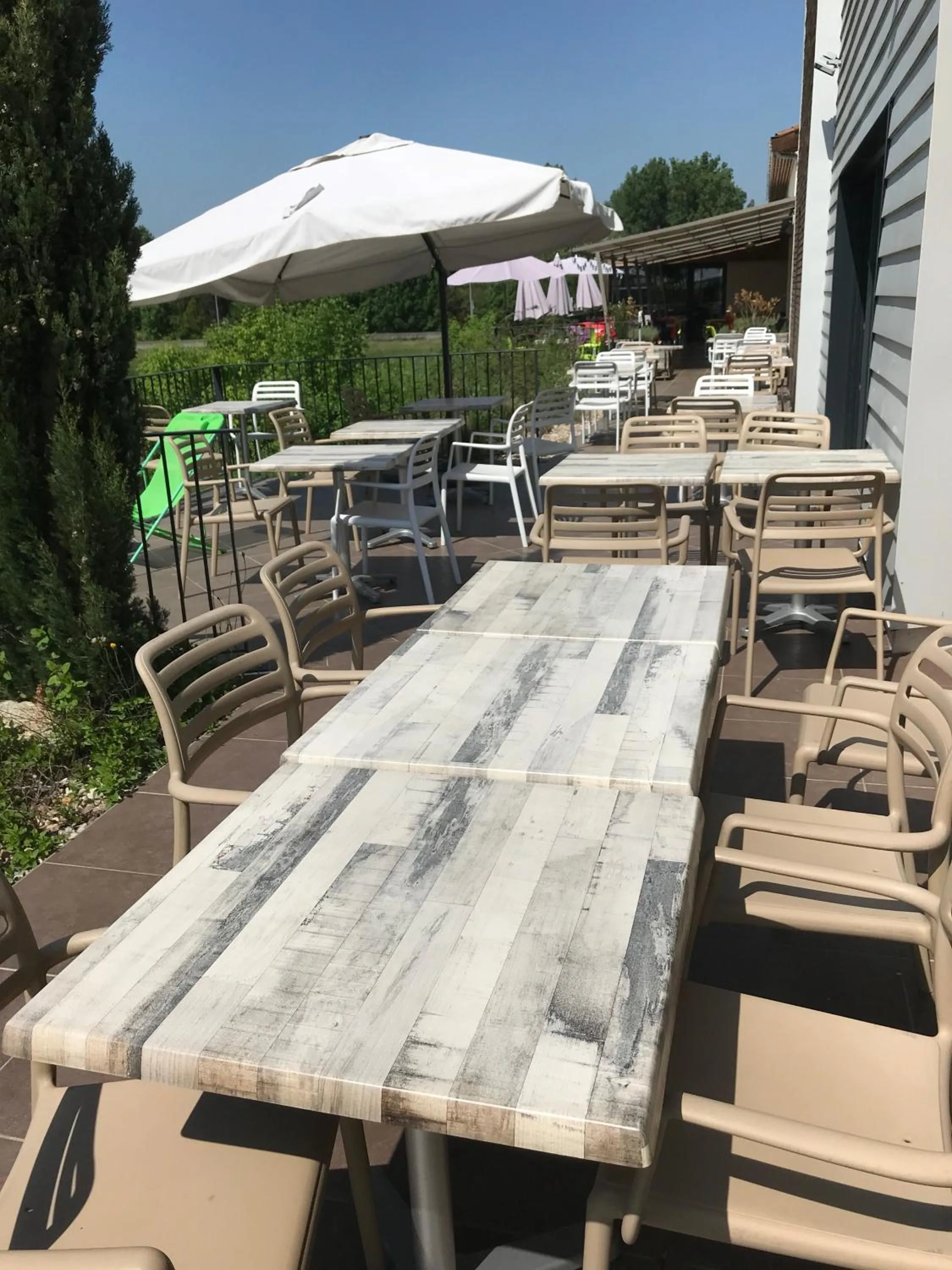 Patio in ibis styles Villeneuve Sur Lot