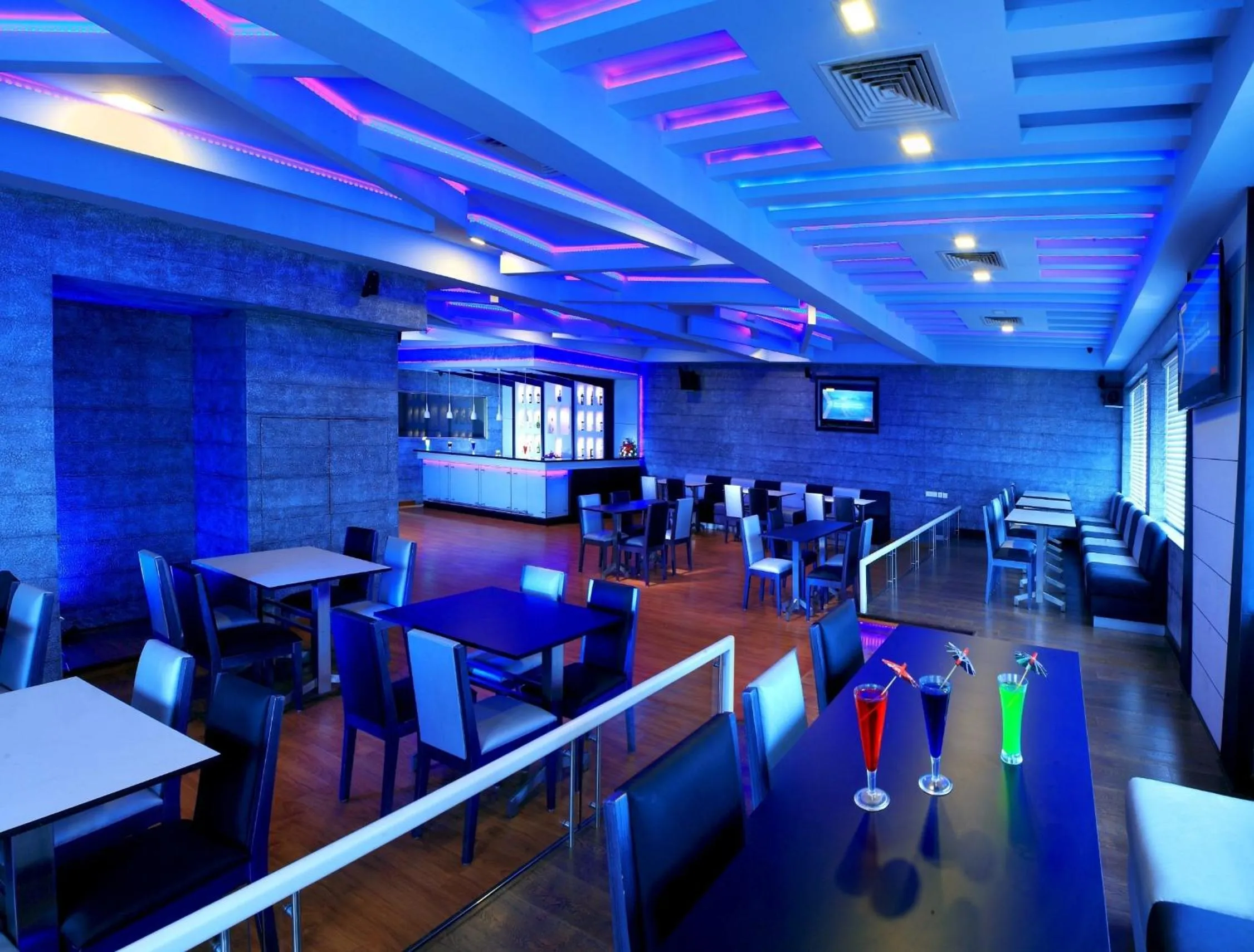 Restaurant/places to eat in Hotel Olive Eva