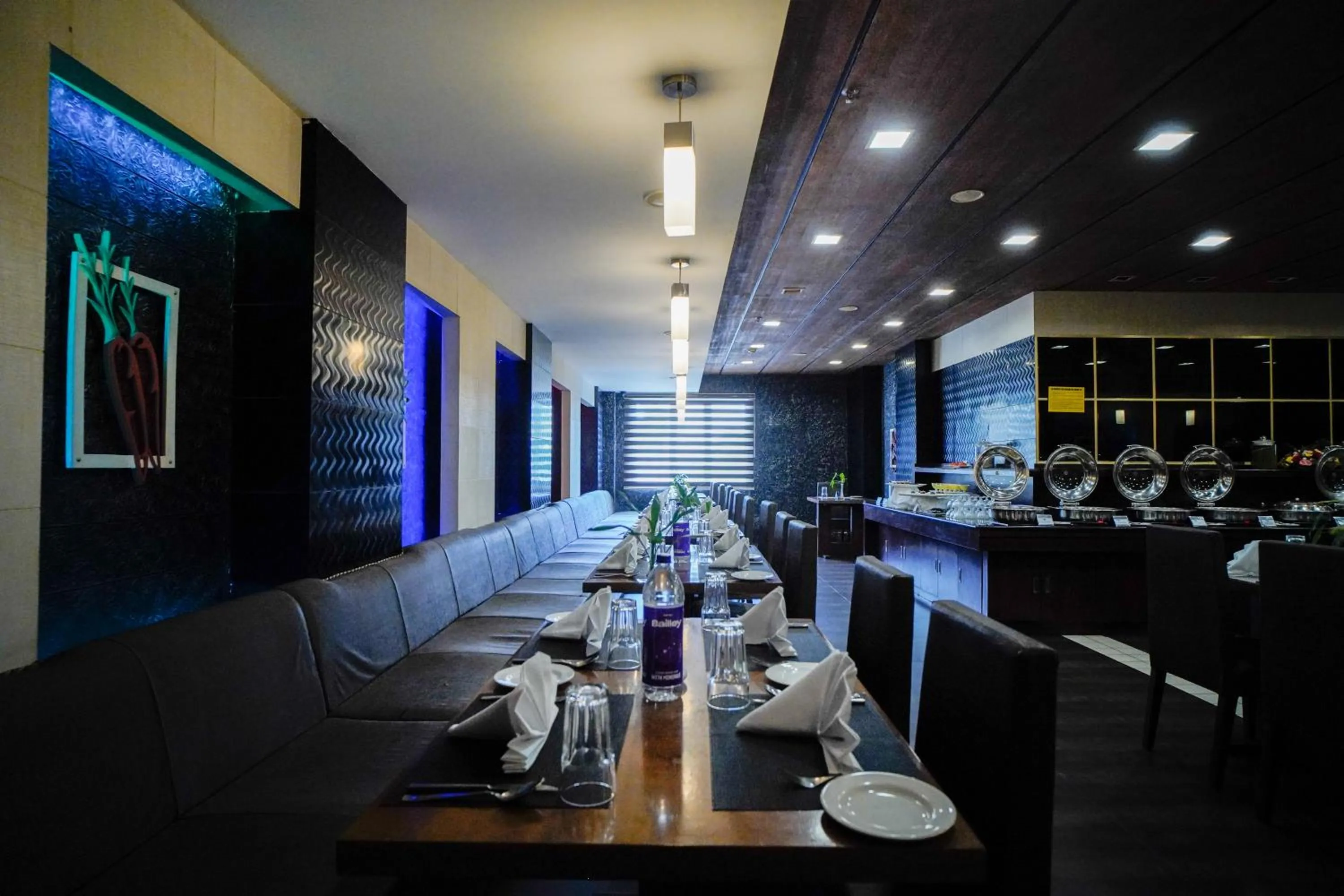 Restaurant/places to eat in Hotel Olive Eva