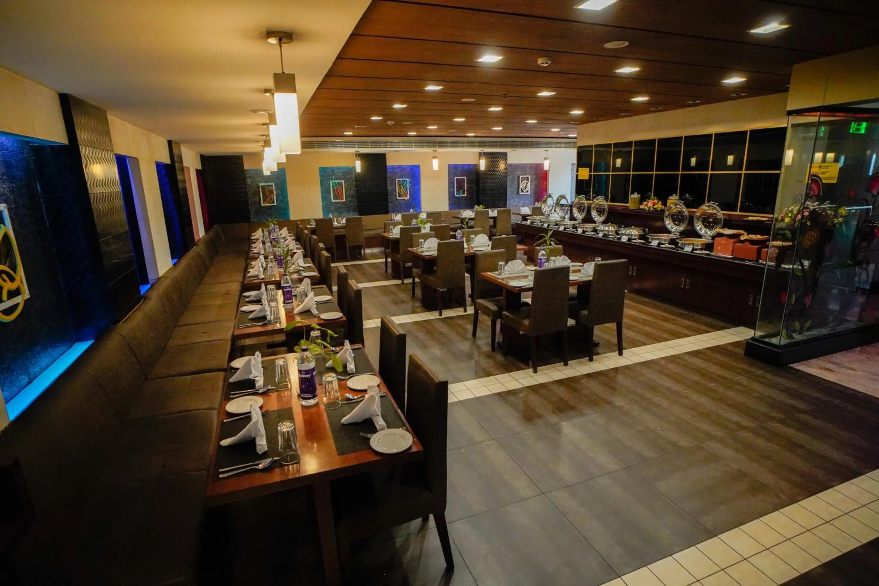 Restaurant/places to eat in Hotel Olive Eva