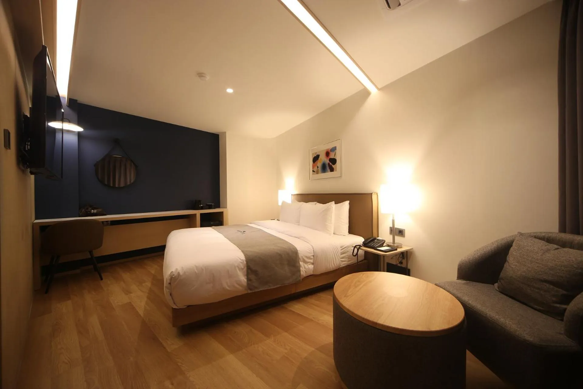 Bed in Dongnae Hound Hotel Sajik Minam Station