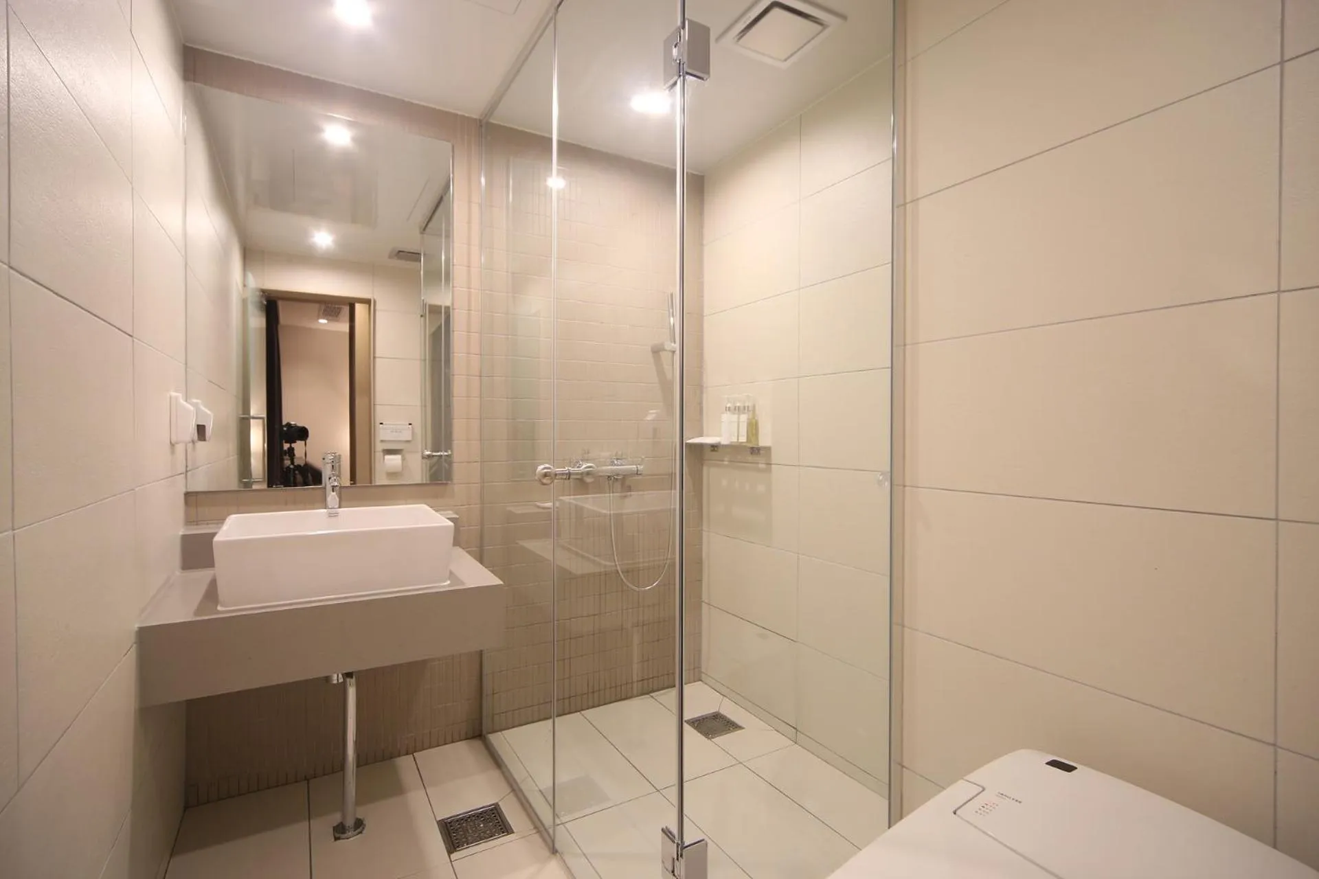 Shower in Dongnae Hound Hotel Sajik Minam Station