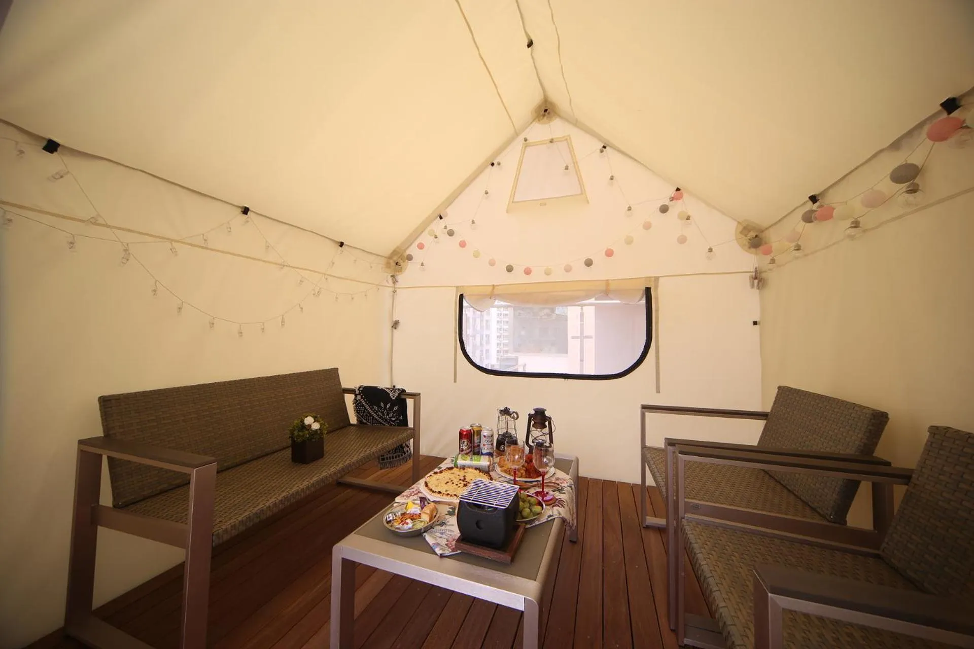 Food and drinks in Dongnae Hound Hotel Sajik Minam Station