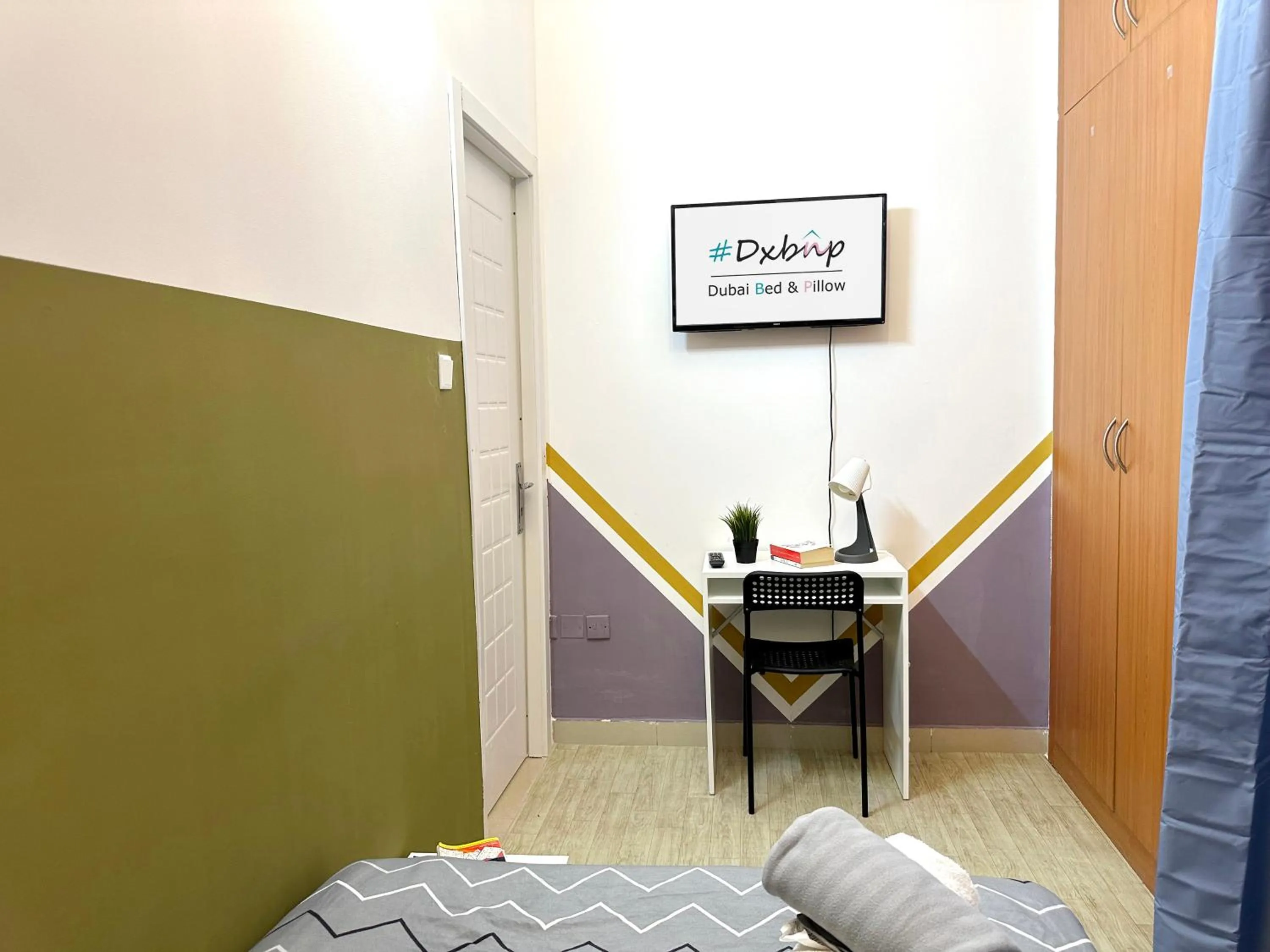 Bed in Double window Partition Room in Tecom Near Metro