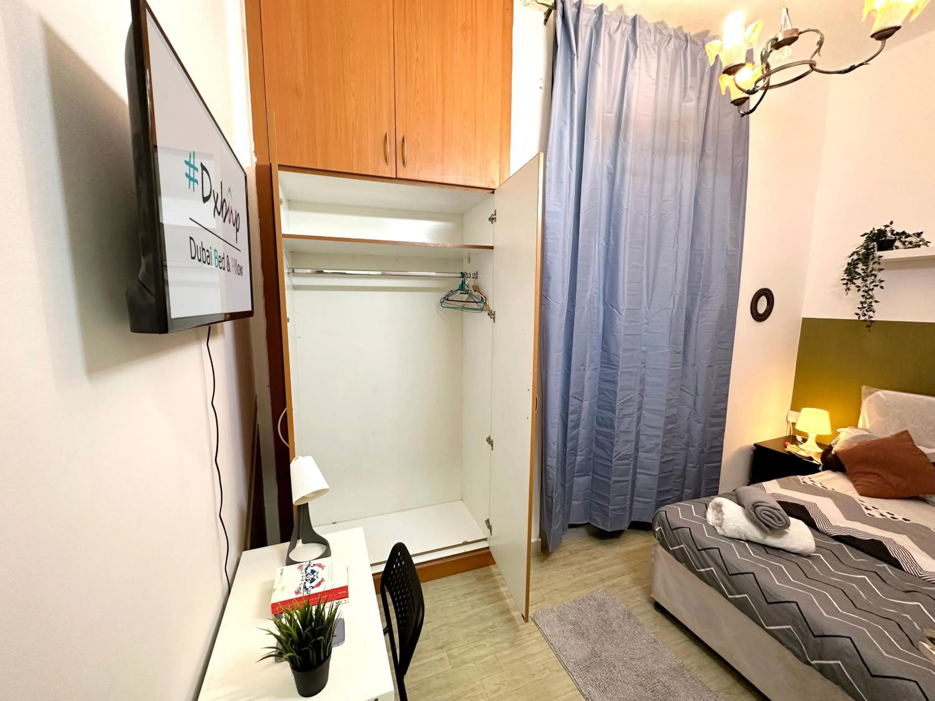 Bed in Double window Partition Room in Tecom Near Metro