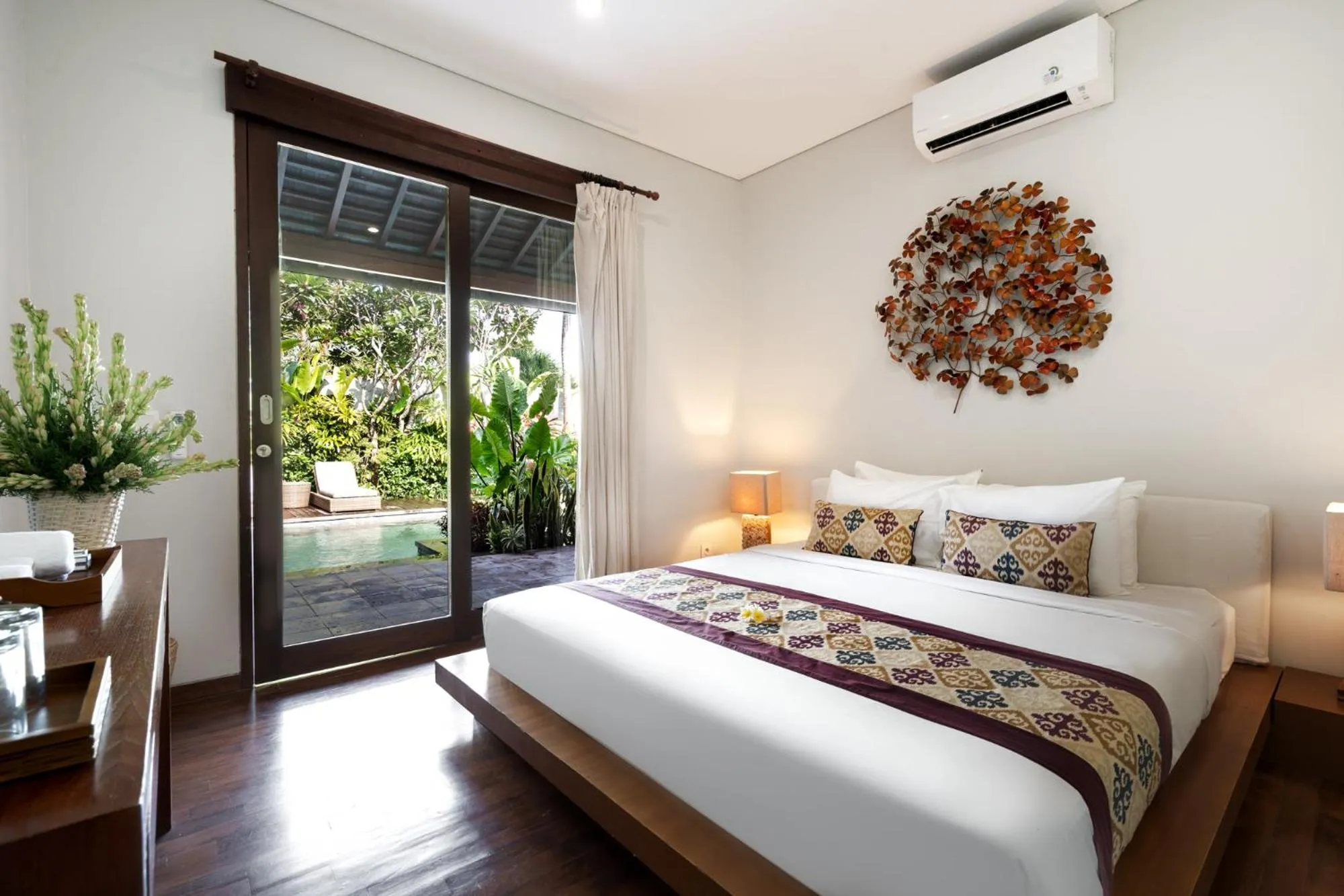 Bedroom, Bed in Bumbak Park Villas By Nakula