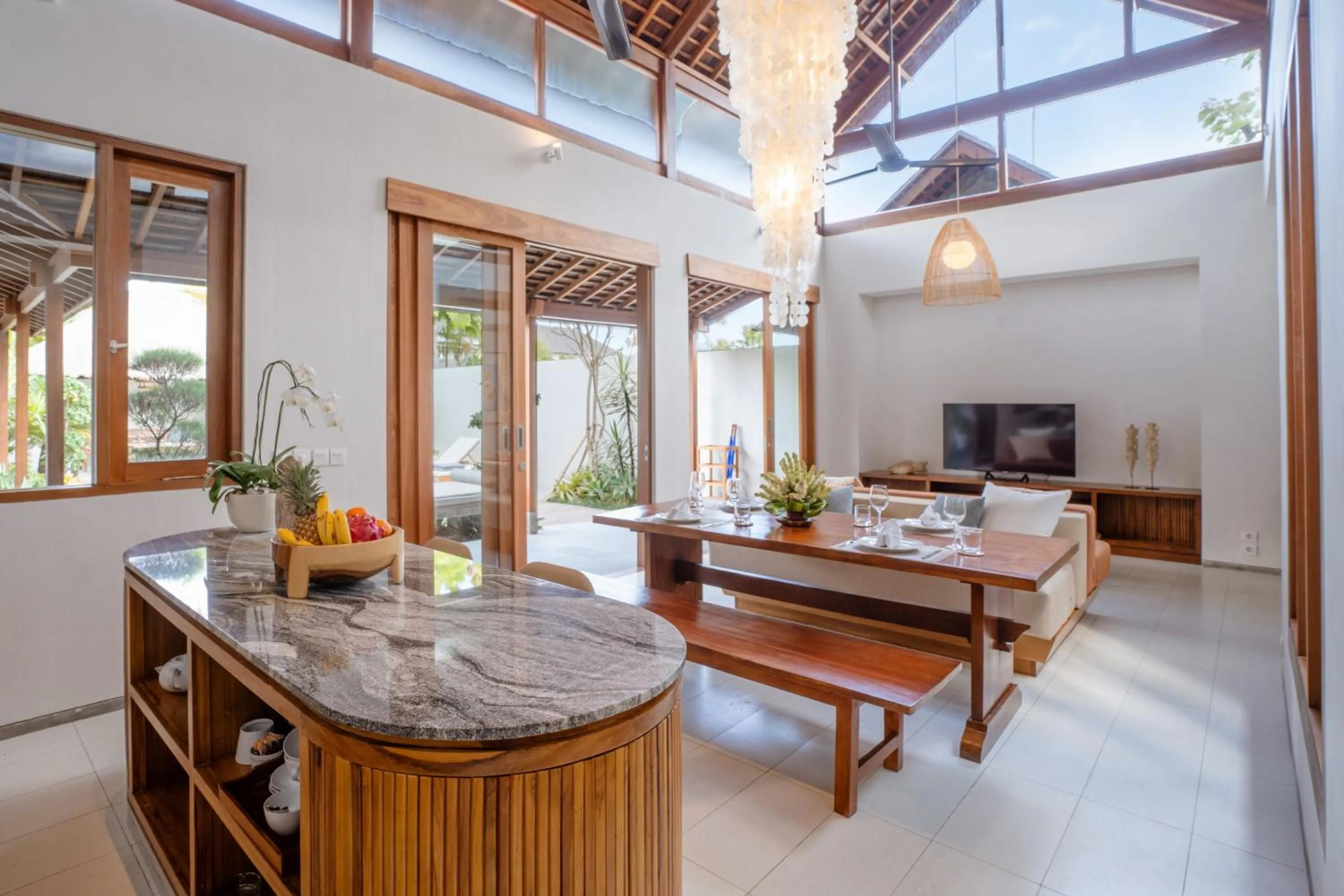 Seating area in Bumbak Park Villas By Nakula