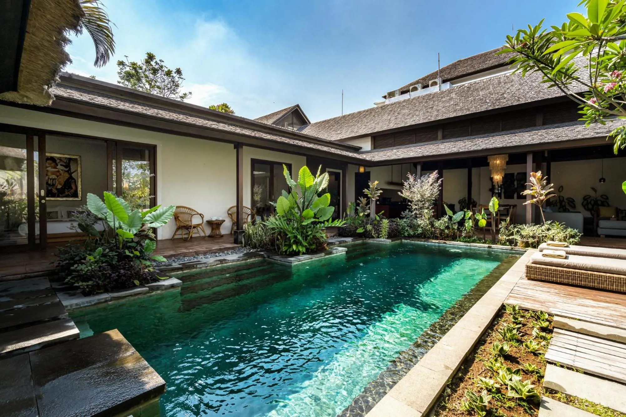Swimming pool in Bumbak Park Villas By Nakula
