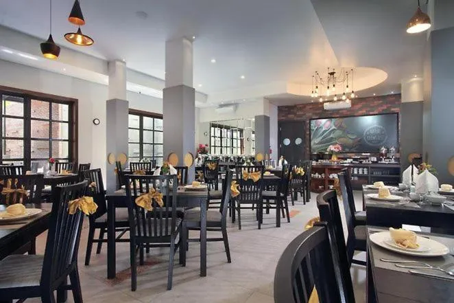 HELIOS HOTEL & CONVENTION