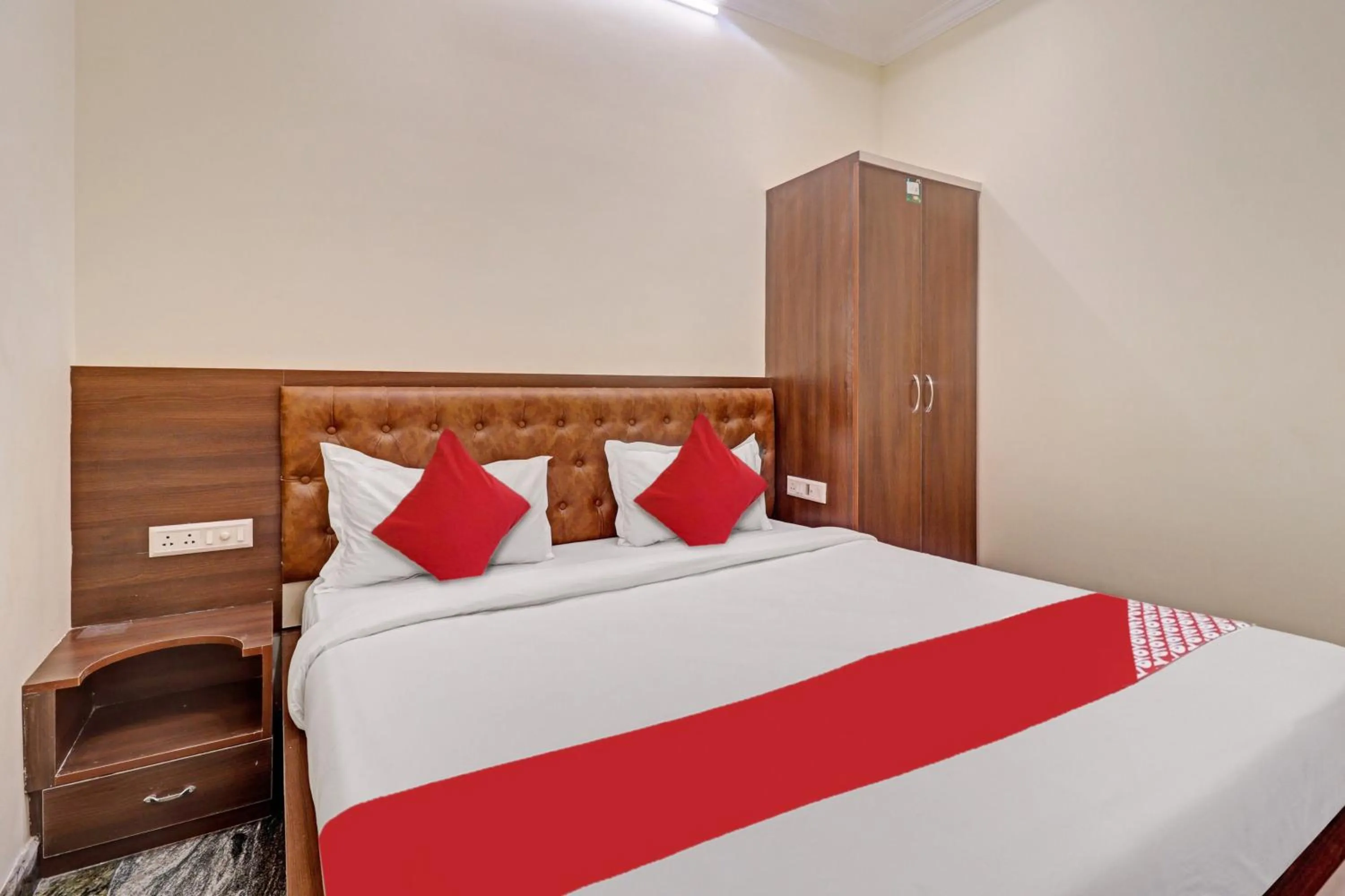 Bedroom in Collection O Ashraya Paradise