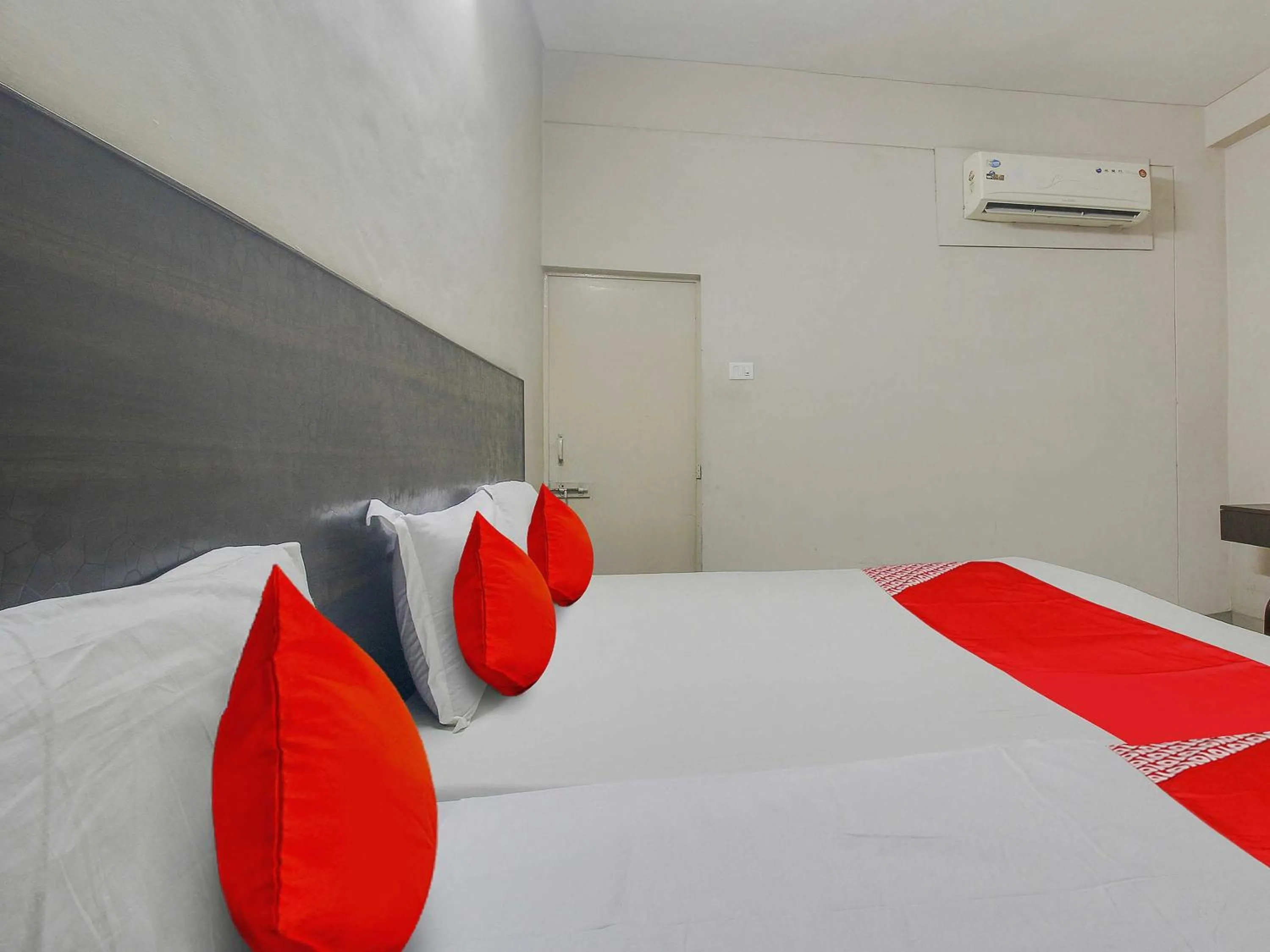 Bedroom, Bed in Hotel O Bharat Lodge