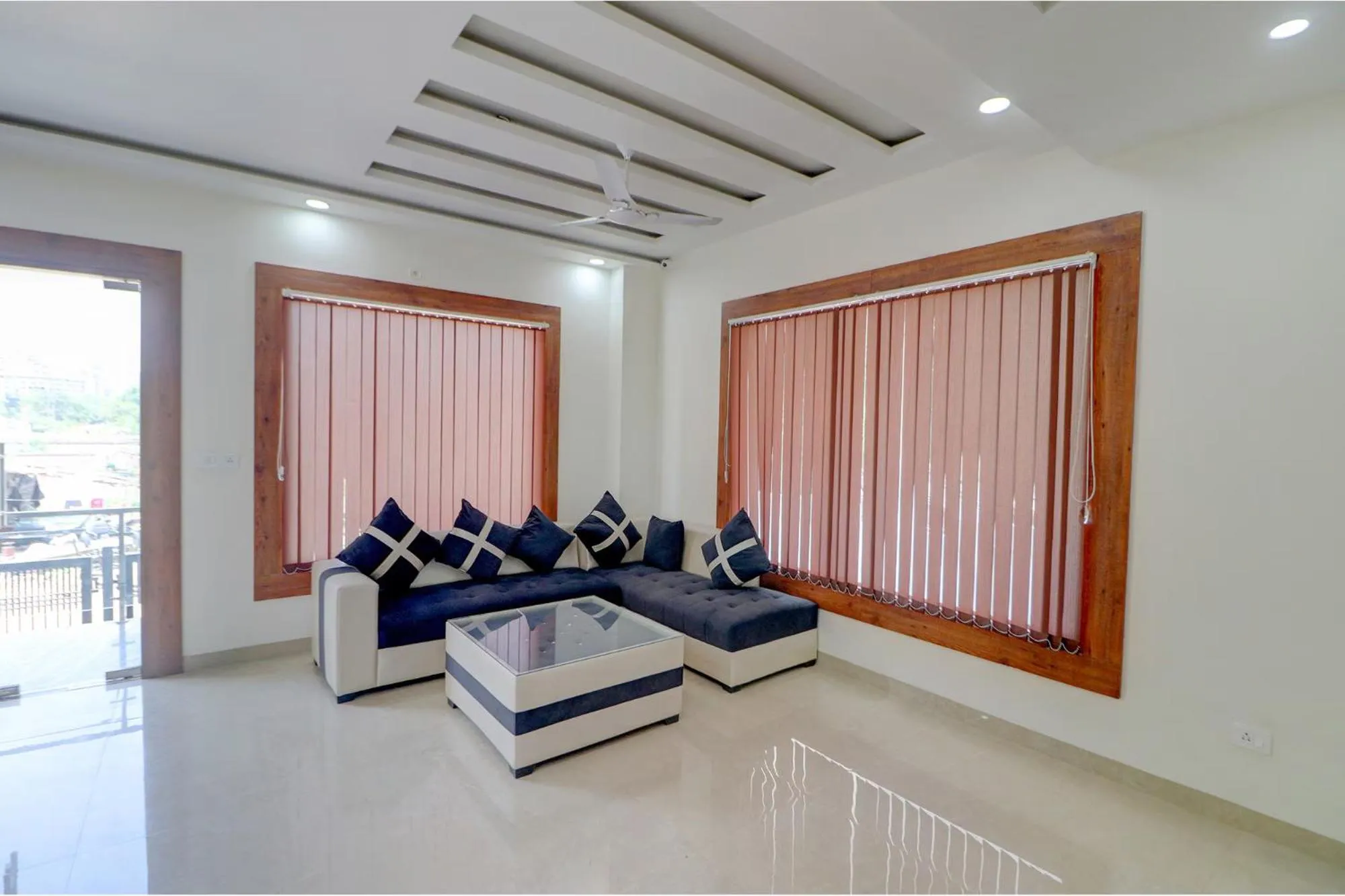 Seating area in FabHotel AVS Grand and Banquets - 500m from Gomti Nagar railway station