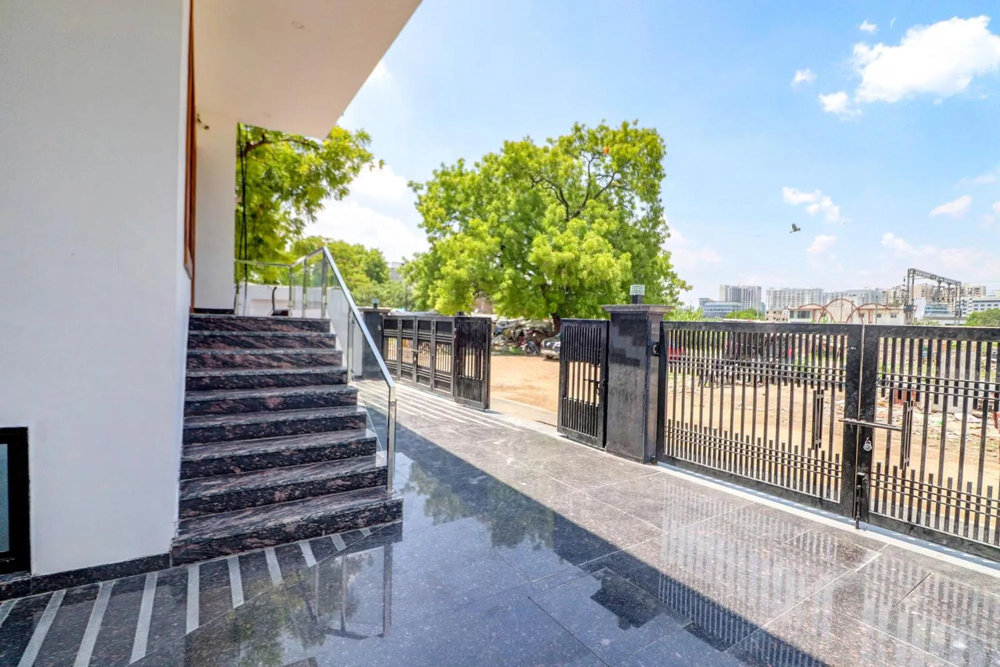 Facade/entrance in FabHotel AVS Grand and Banquets - 500m from Gomti Nagar railway station