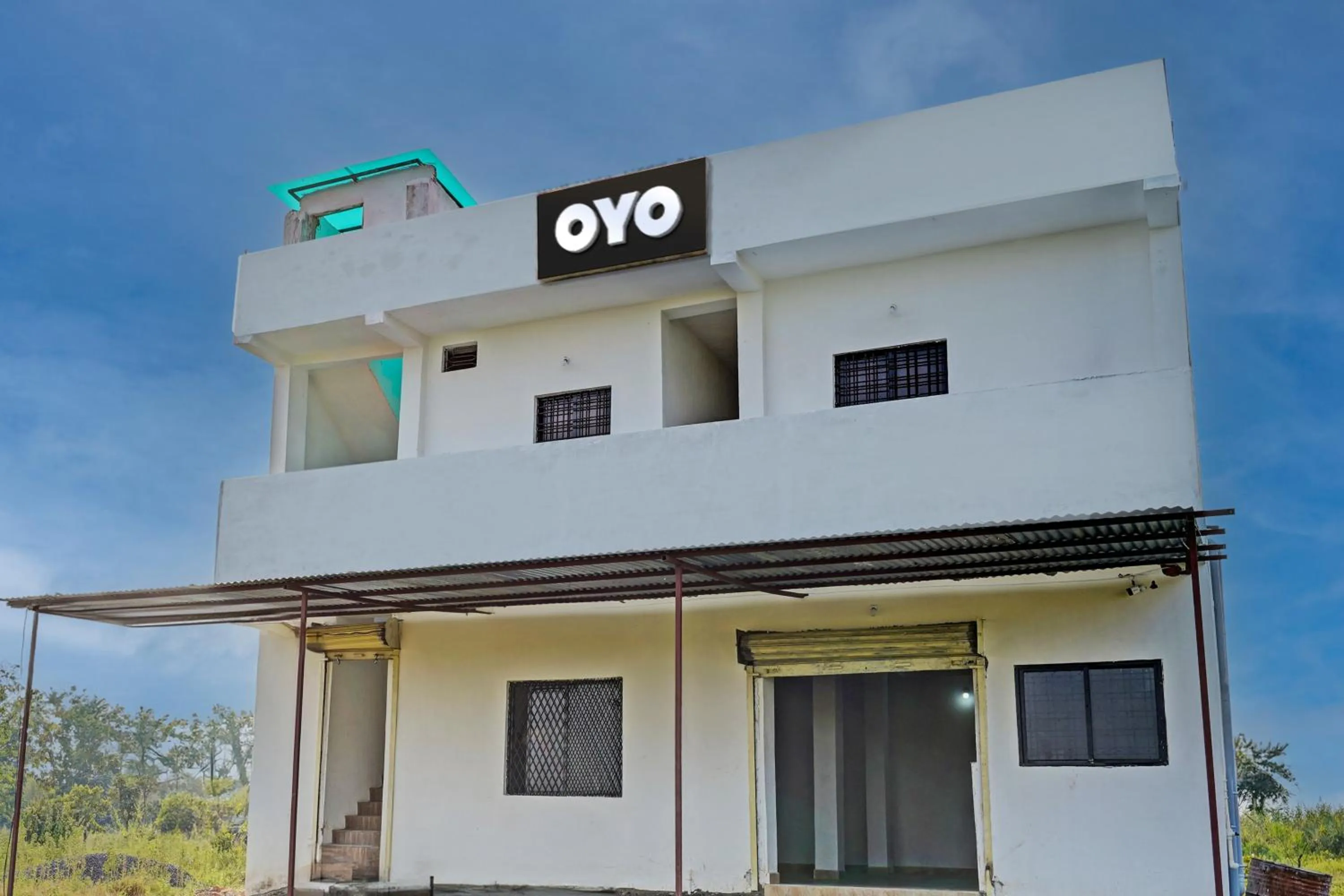 Facade/entrance in Hotel O RJ Hotel