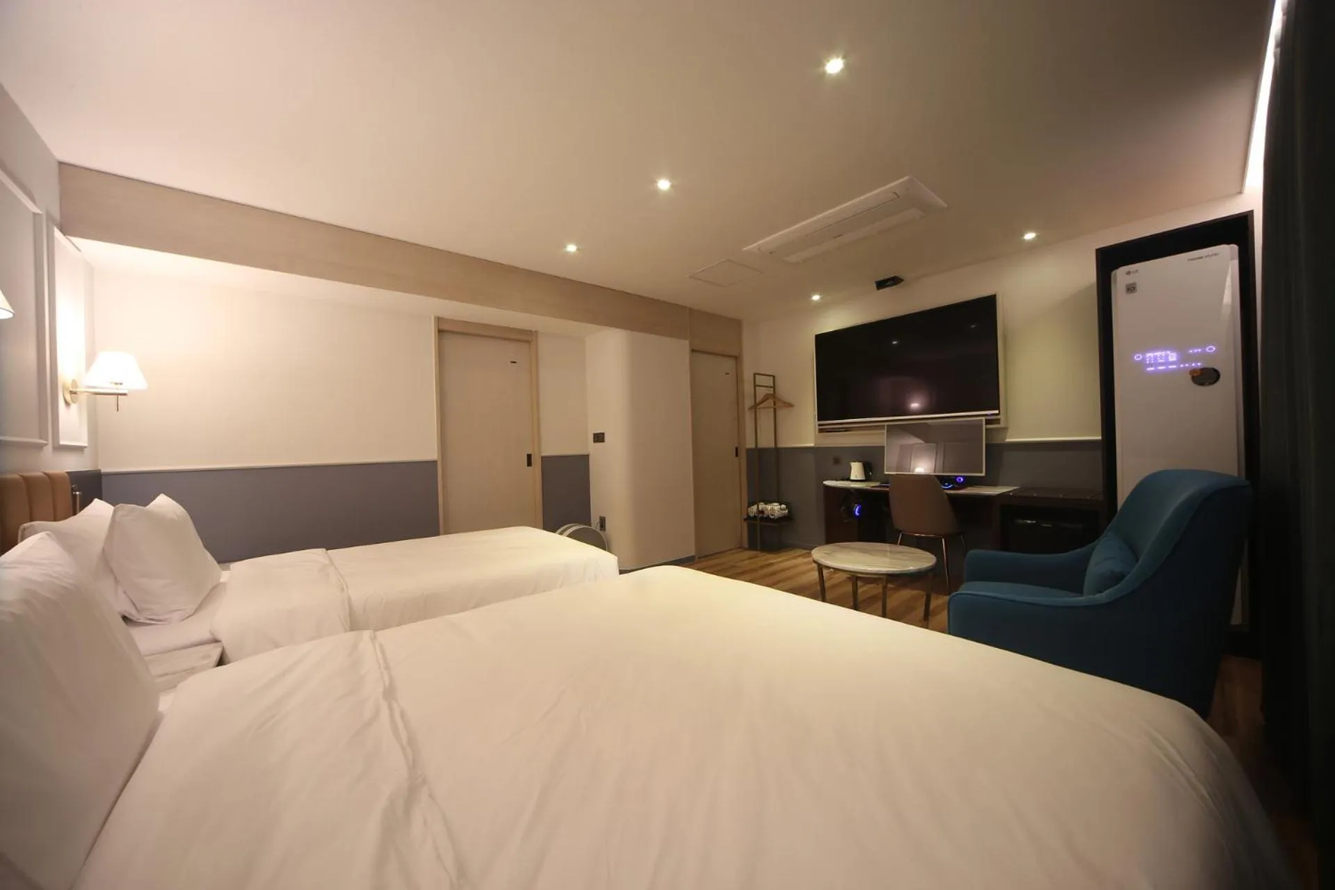 Bed in H Avenue Hotel Minam