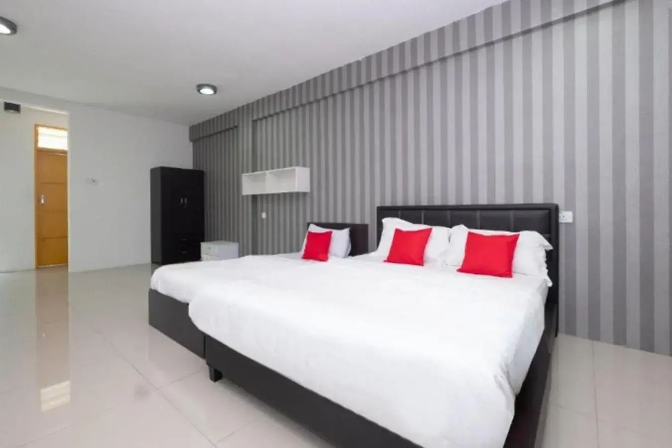 Standard Triple Room in Summer Hotel Standard Triple Room in Summer Hotel