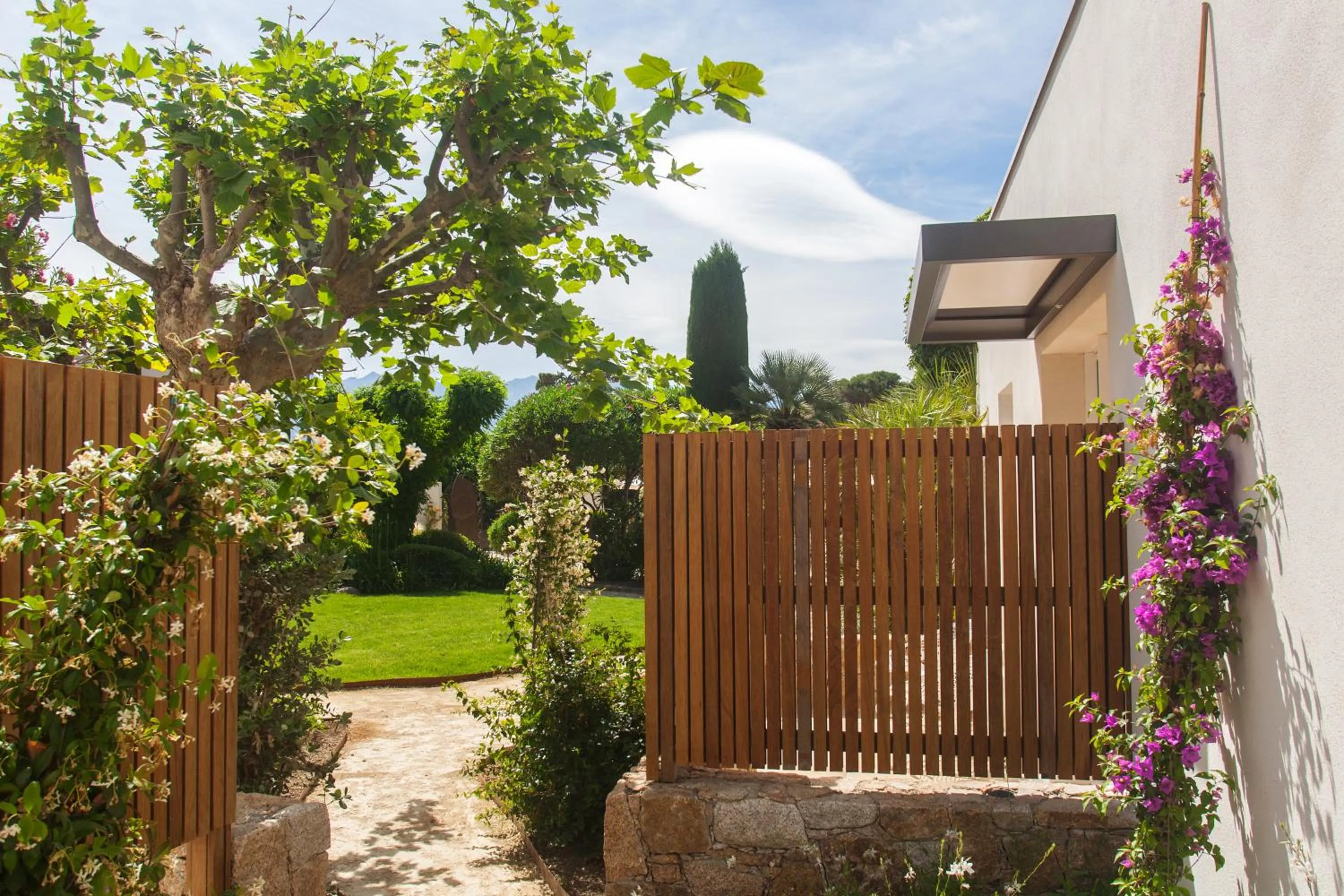 Garden in Hôtel La Caravelle