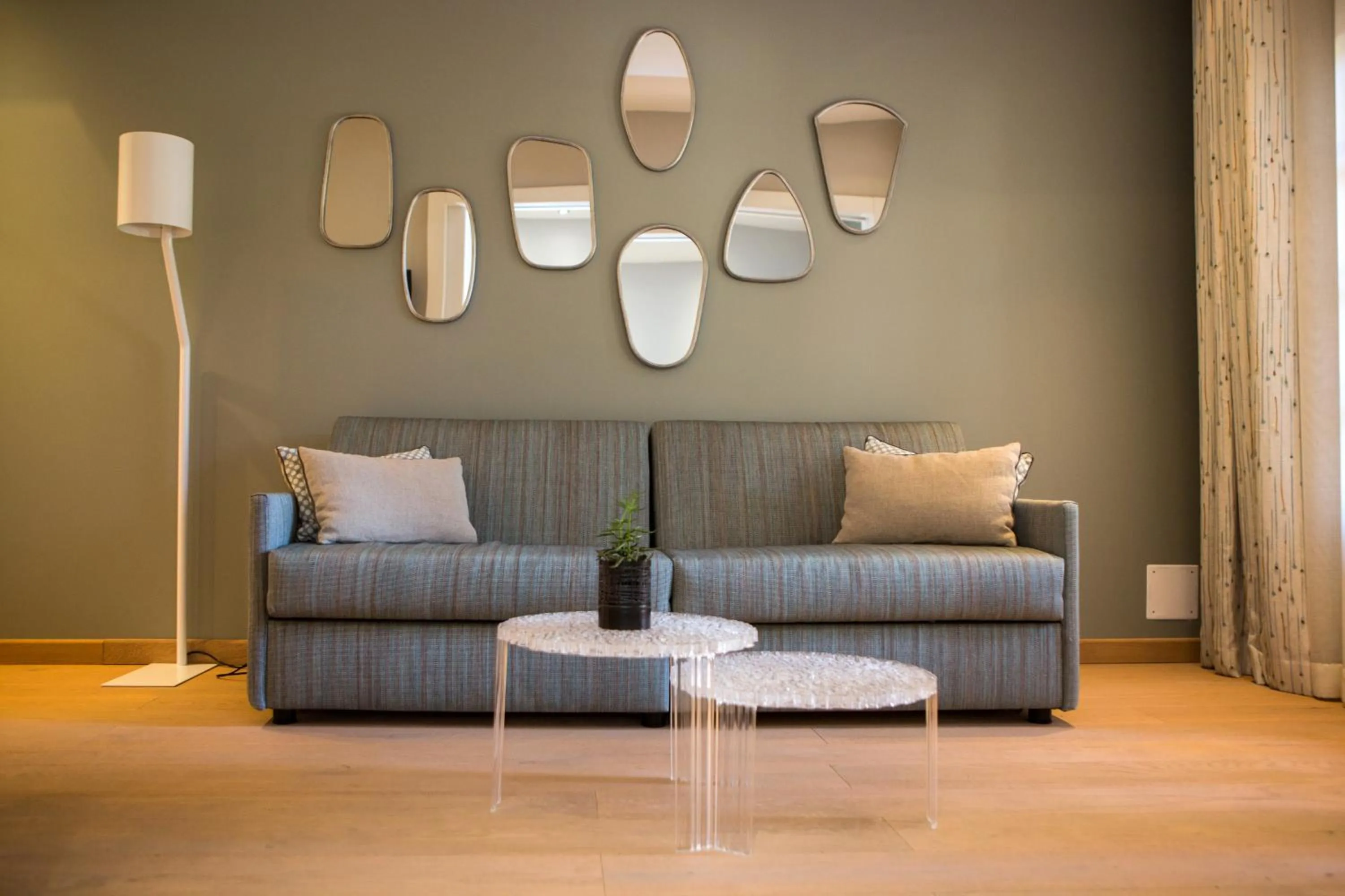 Decorative detail in Hôtel La Caravelle