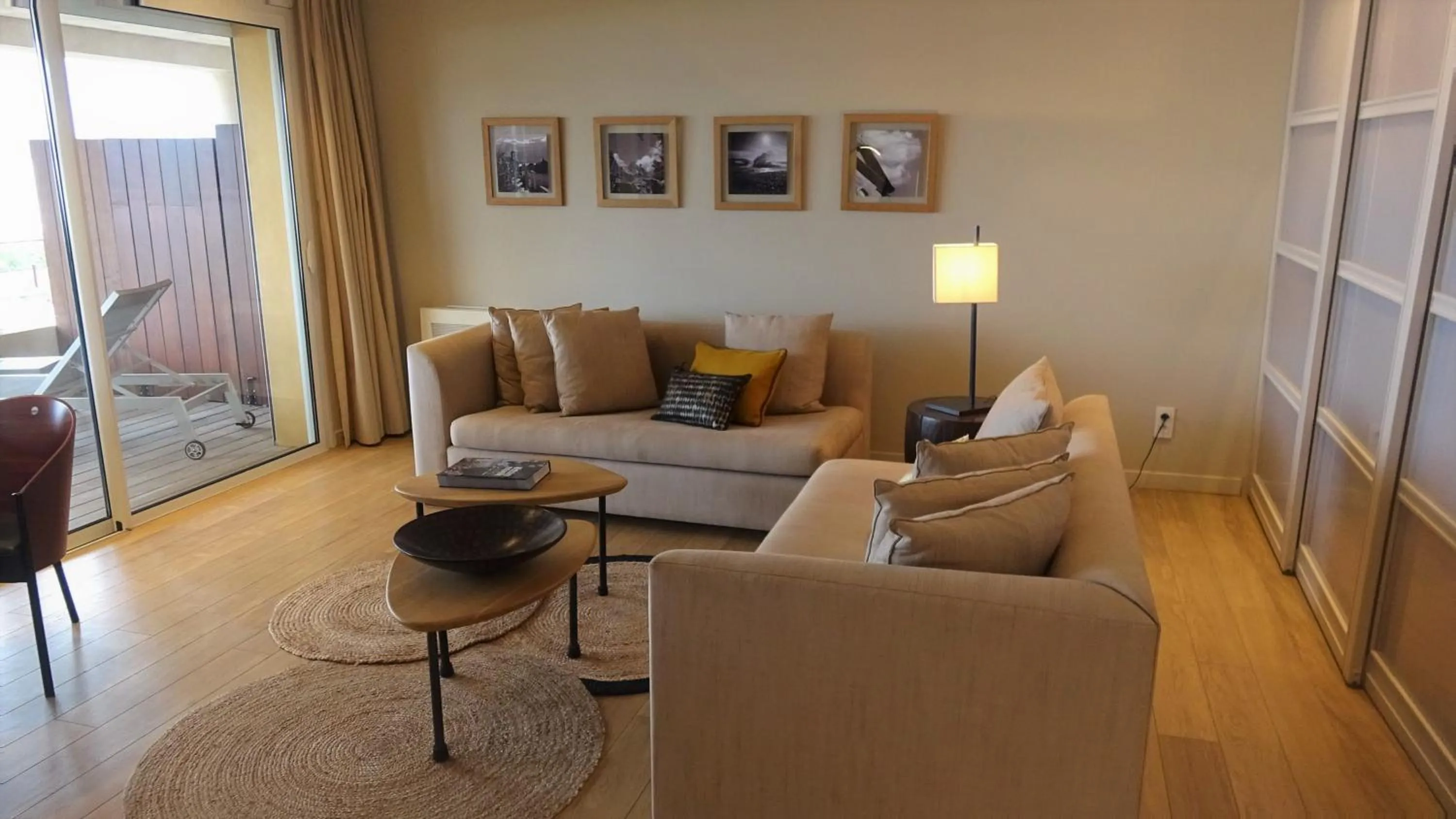 Photo of the whole room in Hôtel La Caravelle