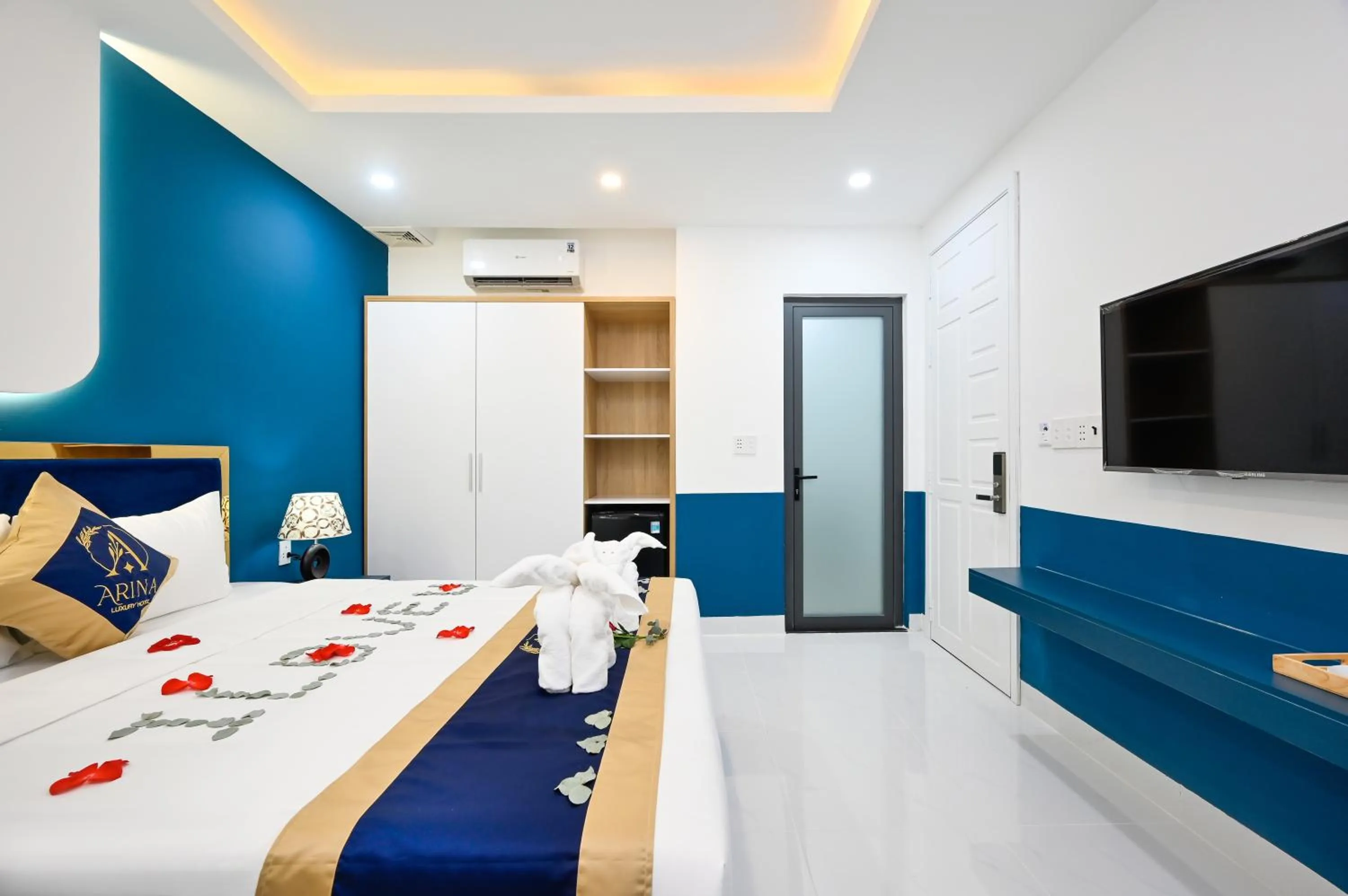 TV and multimedia, Bed in Arina Luxury Hotel - Vincom Tay Ninh