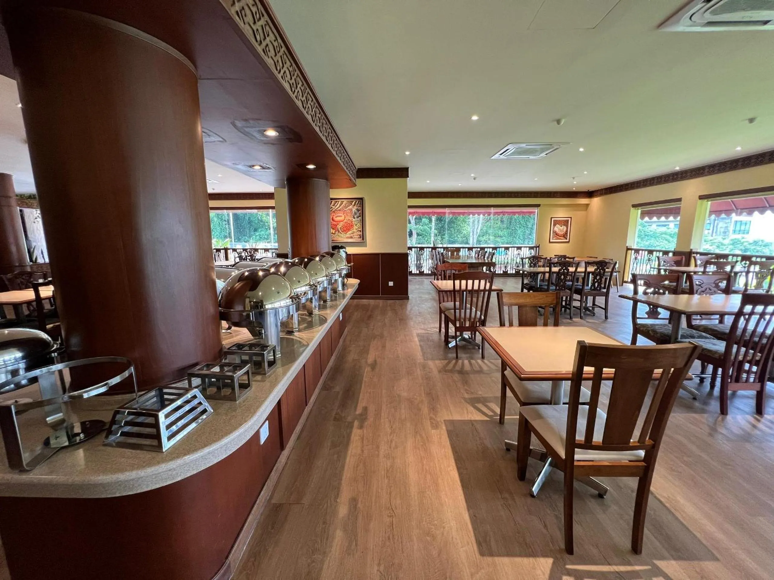 Restaurant/places to eat in The Borneo Hotel