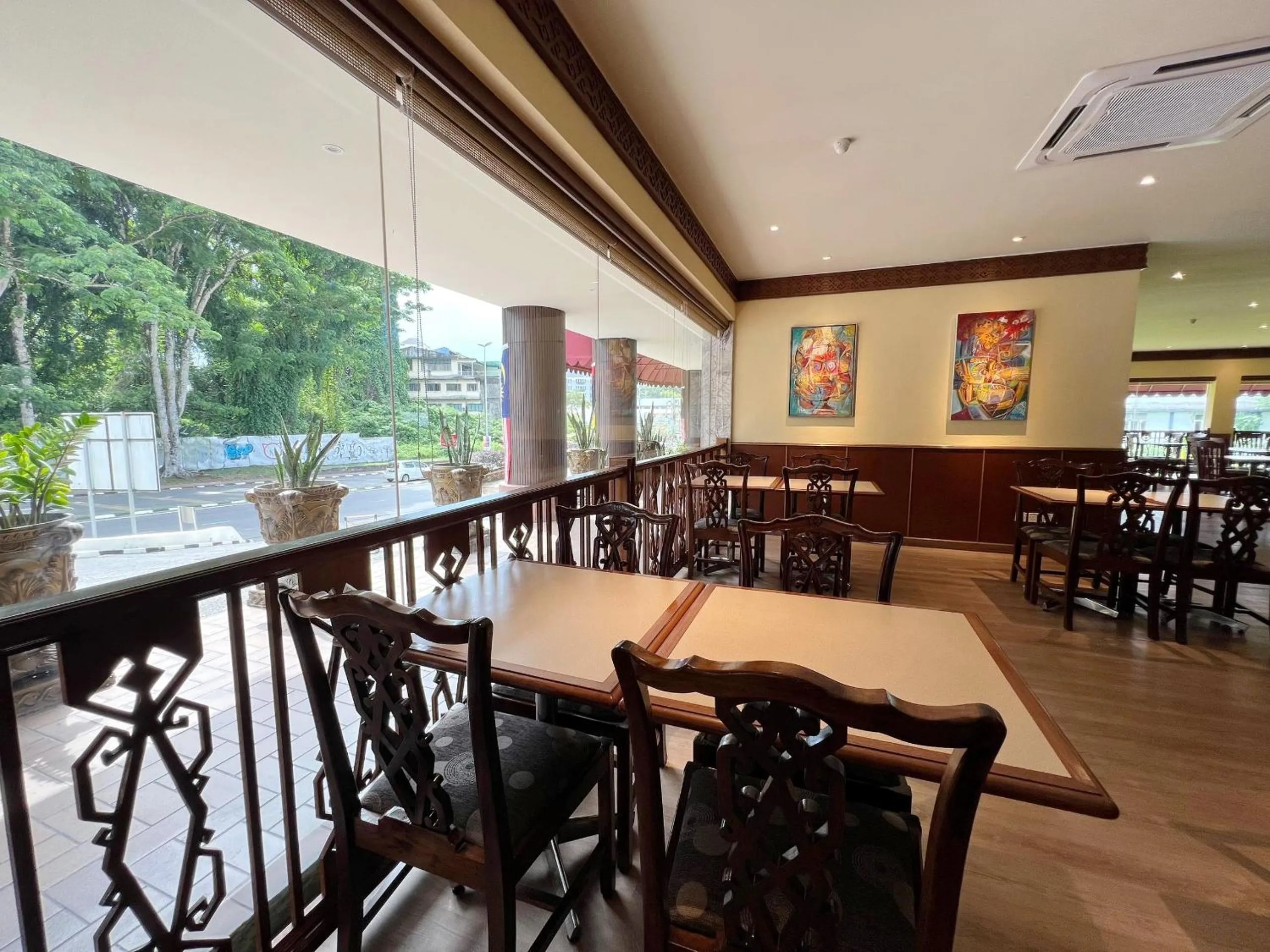 Restaurant/places to eat in The Borneo Hotel