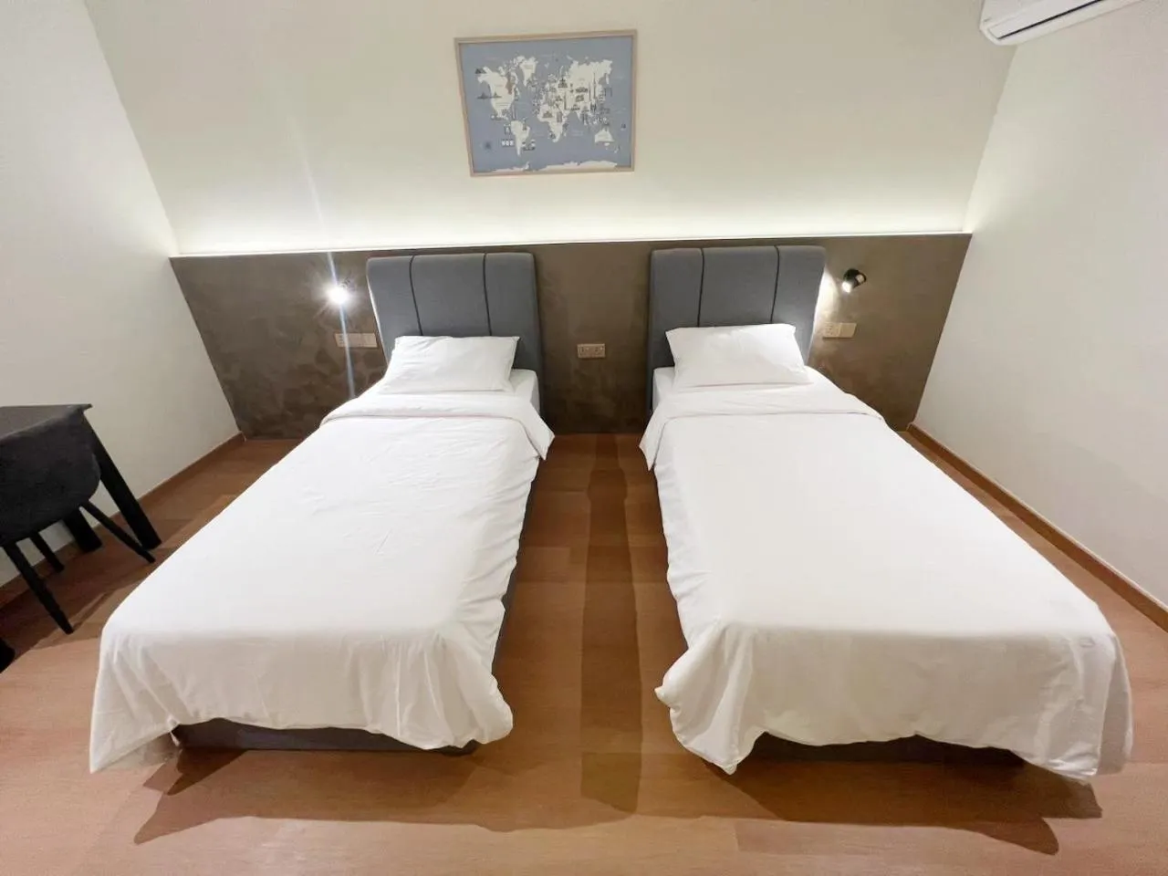 Bedroom, Bed in The Borneo Hotel