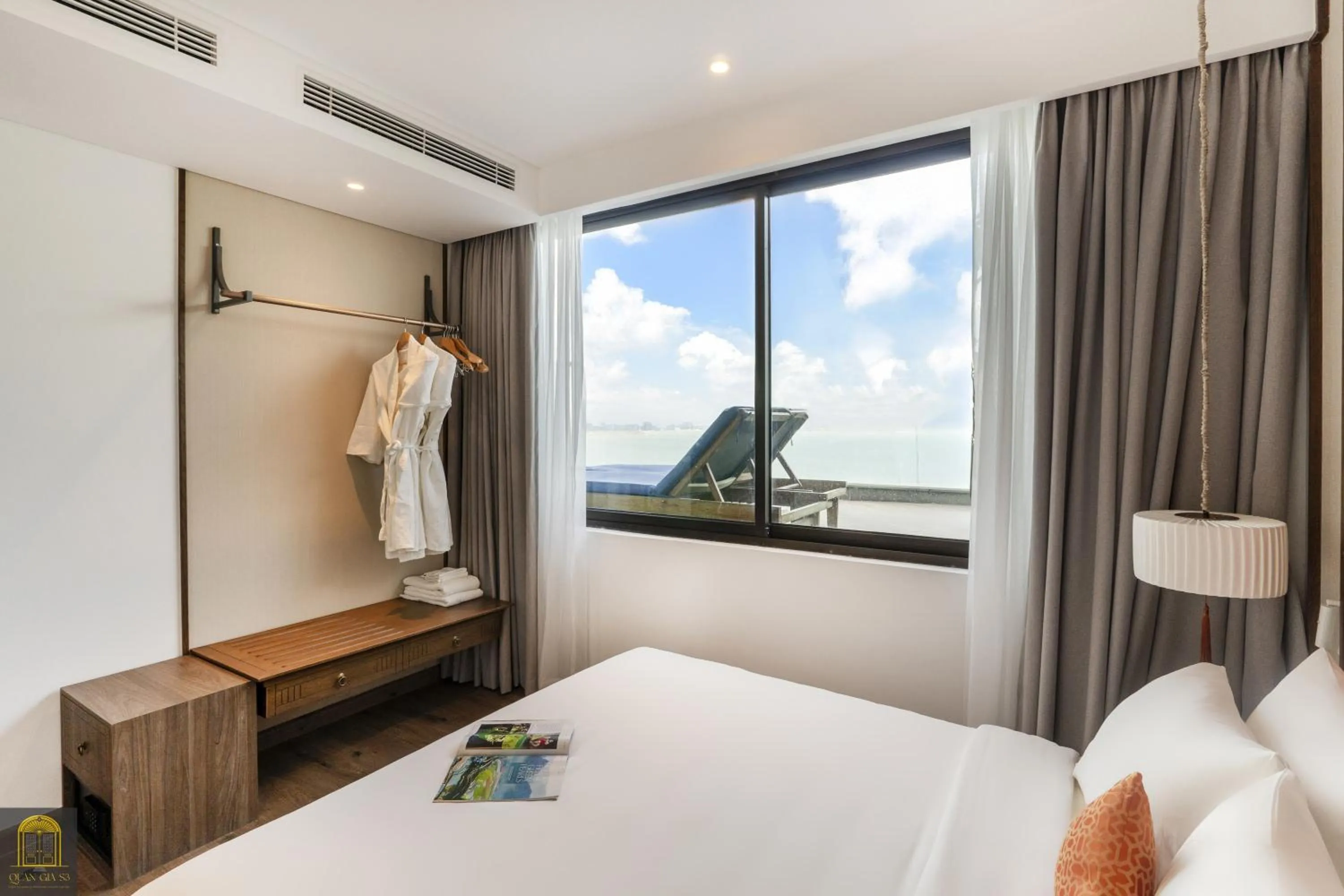 Photo of the whole room, Bed in Mandala Pearl Azure Retreat