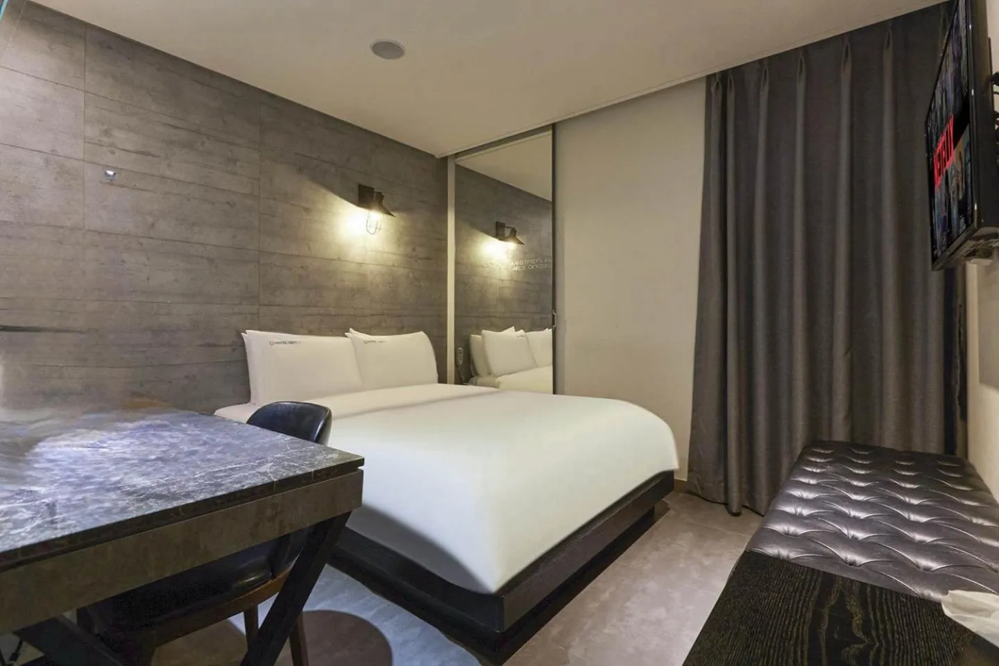 Photo of the whole room, Bed in HERTZ Hotel