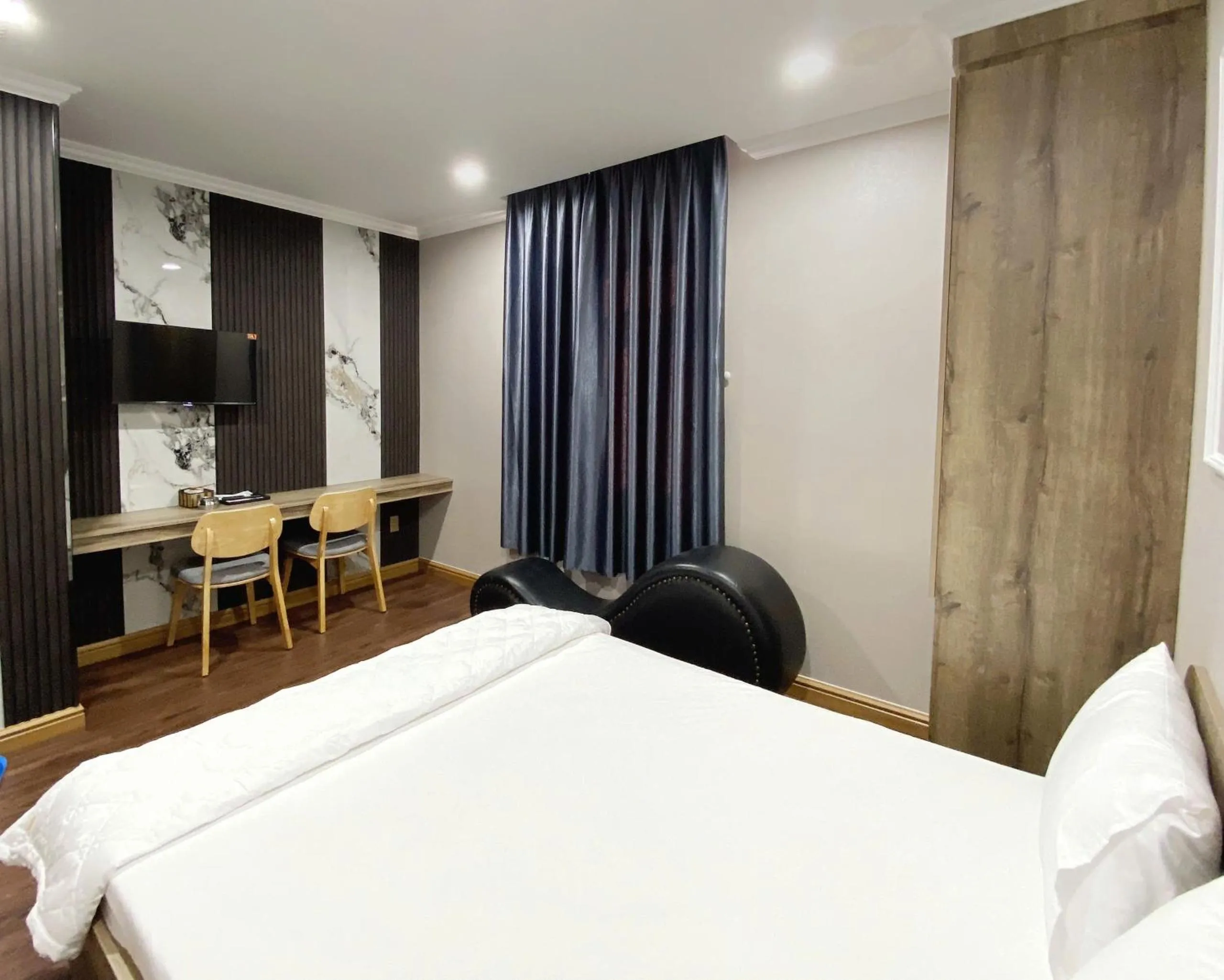 Bed in Thanh Binh Premium Hotel