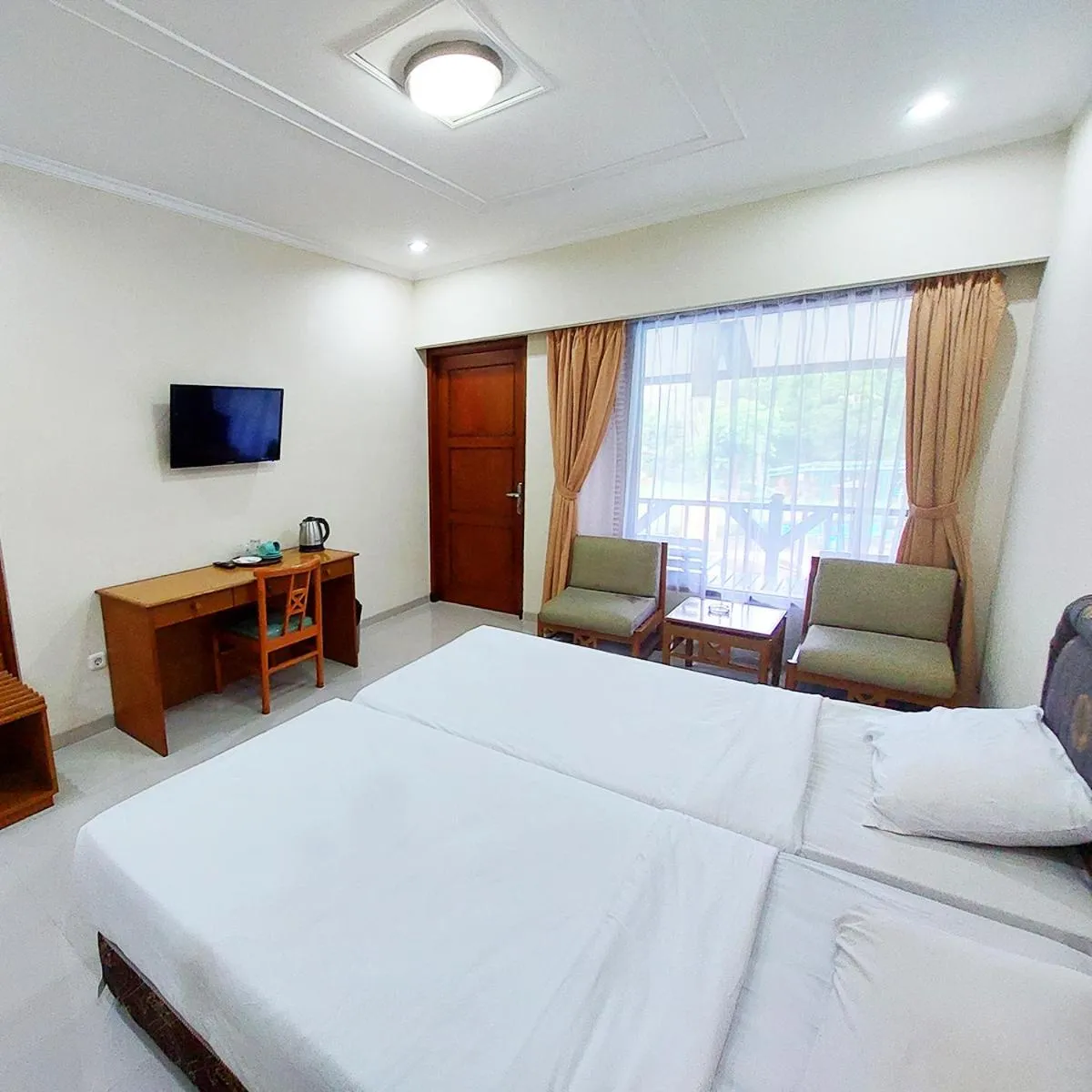 Bed in Sangga Buana Resort & Convention Hotel