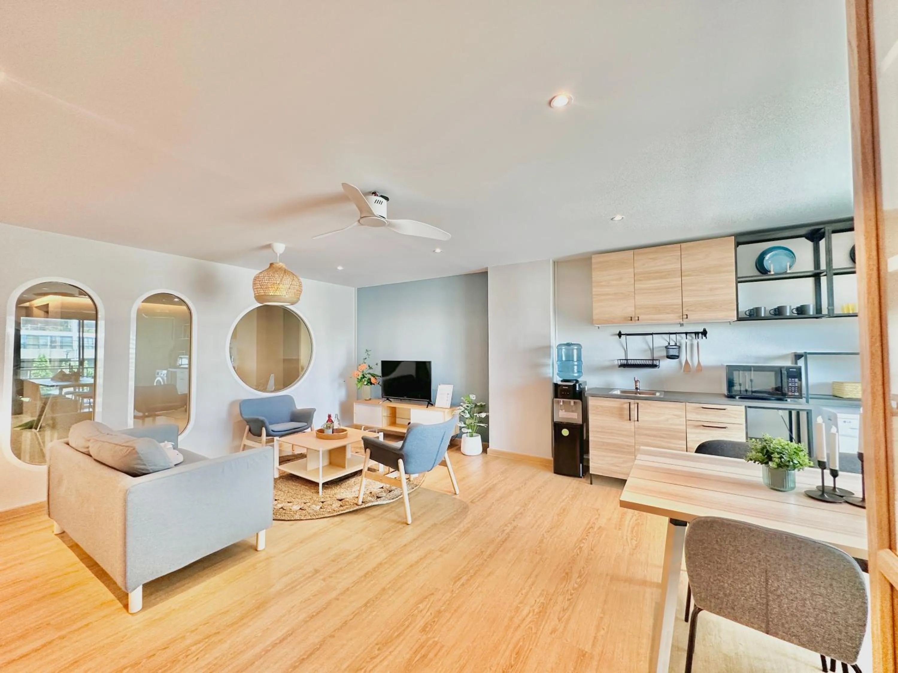 Communal lounge/ TV room in Herma Hotel