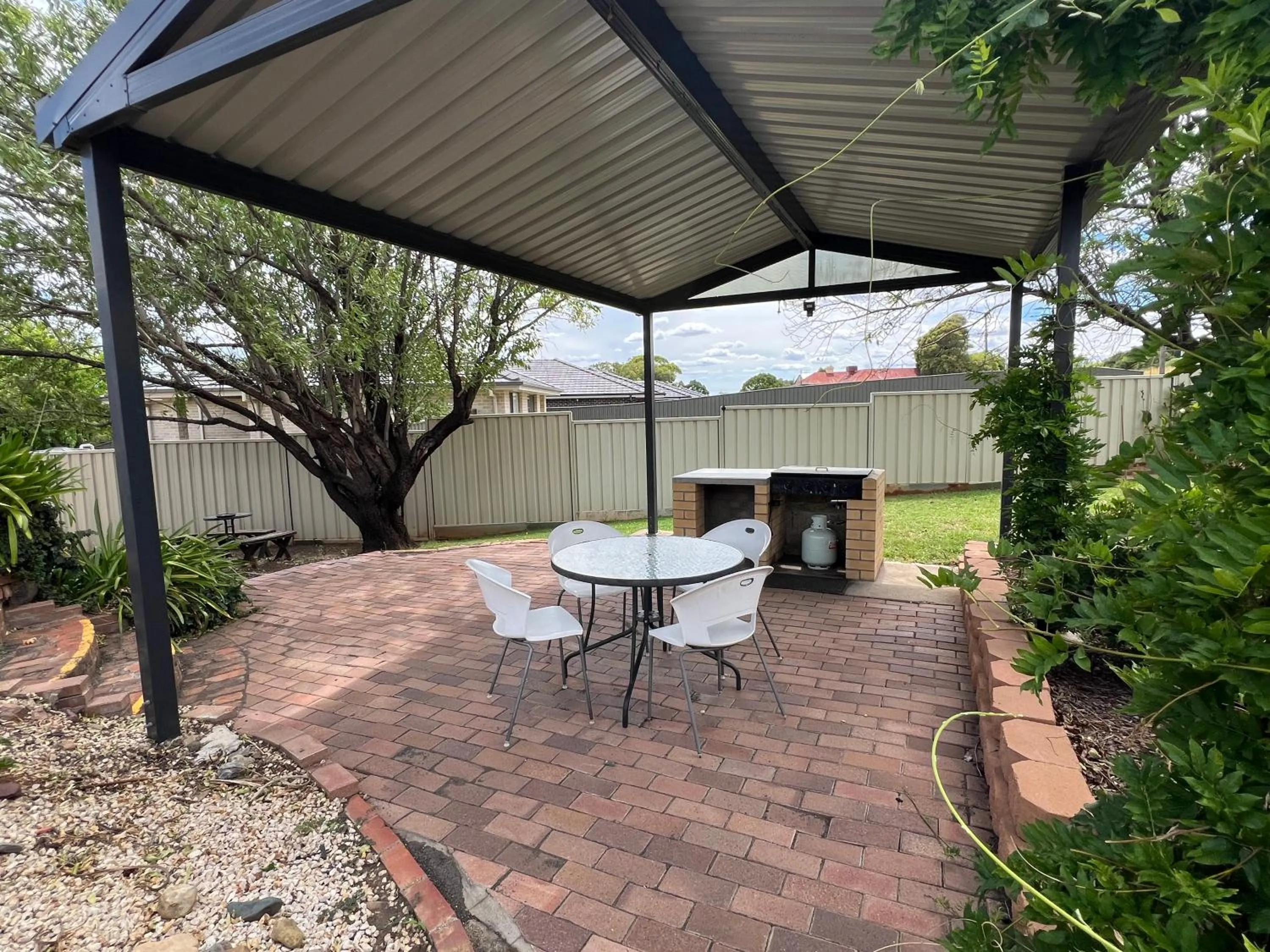 BBQ facilities in Almond Inn Motel