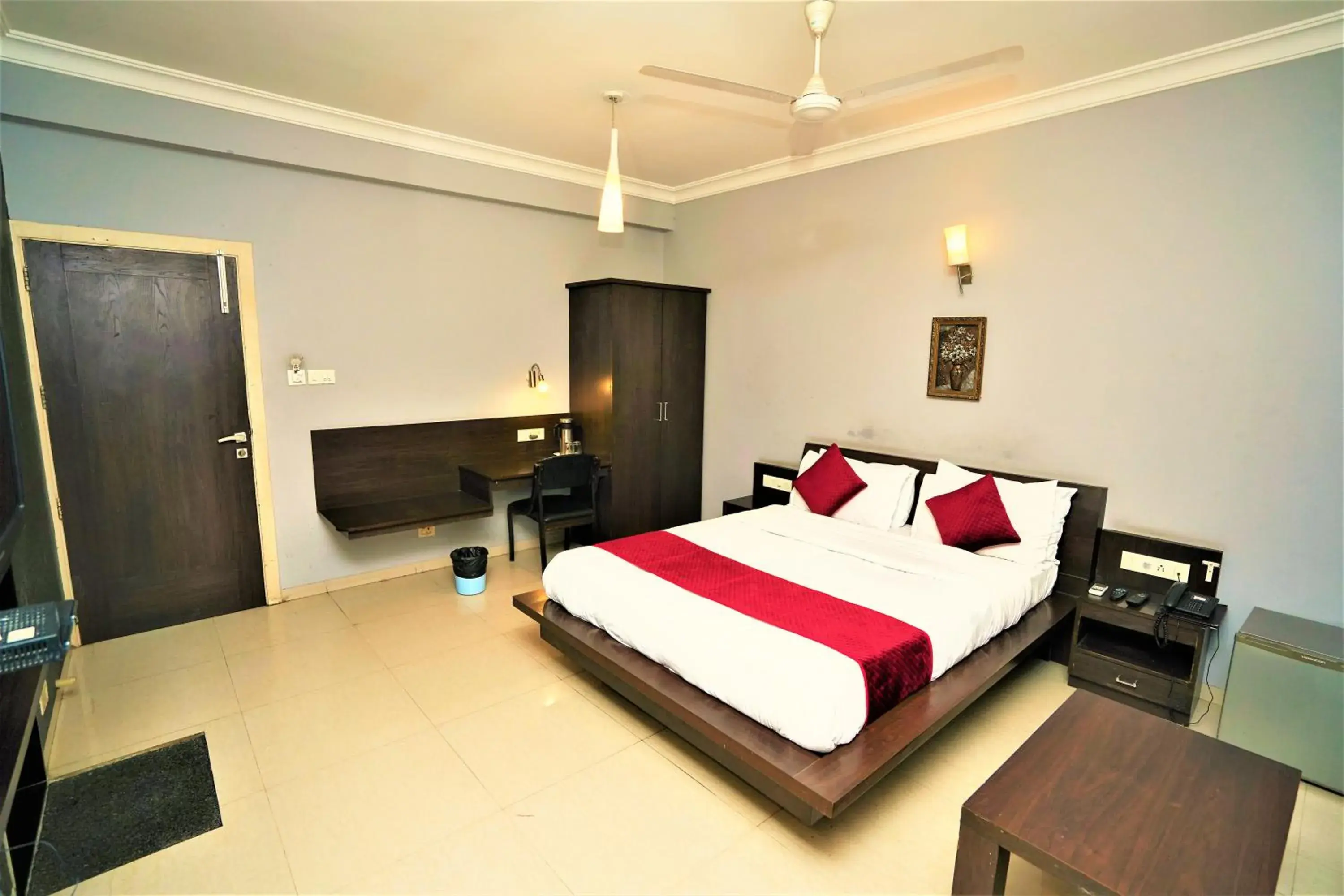 Deluxe Room - single occupancy in New Hotel Europa Inn Deluxe Room - single occupancy in New Hotel Europa Inn