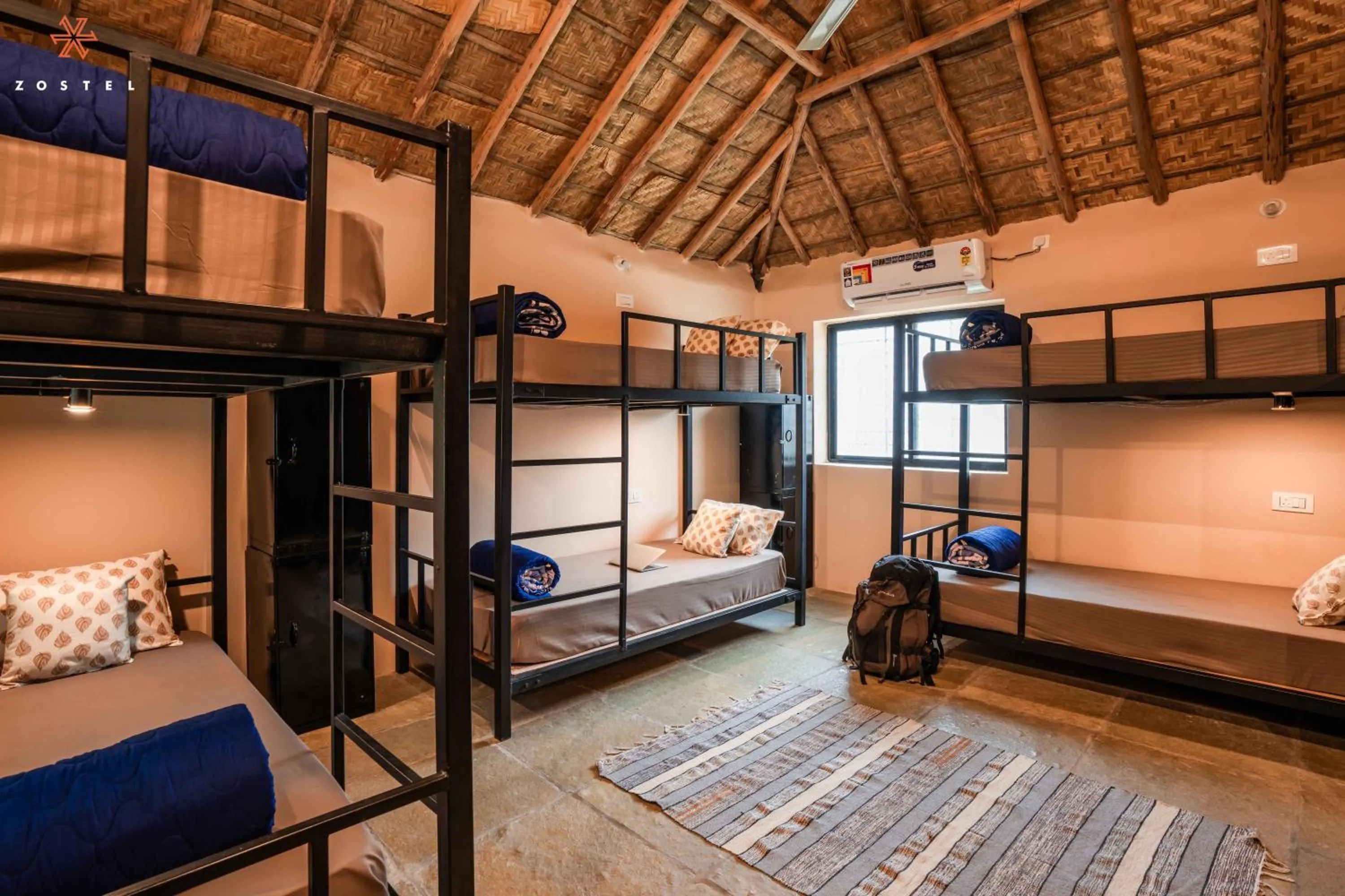 Bed in Zostel Hampi (Gangavathi)