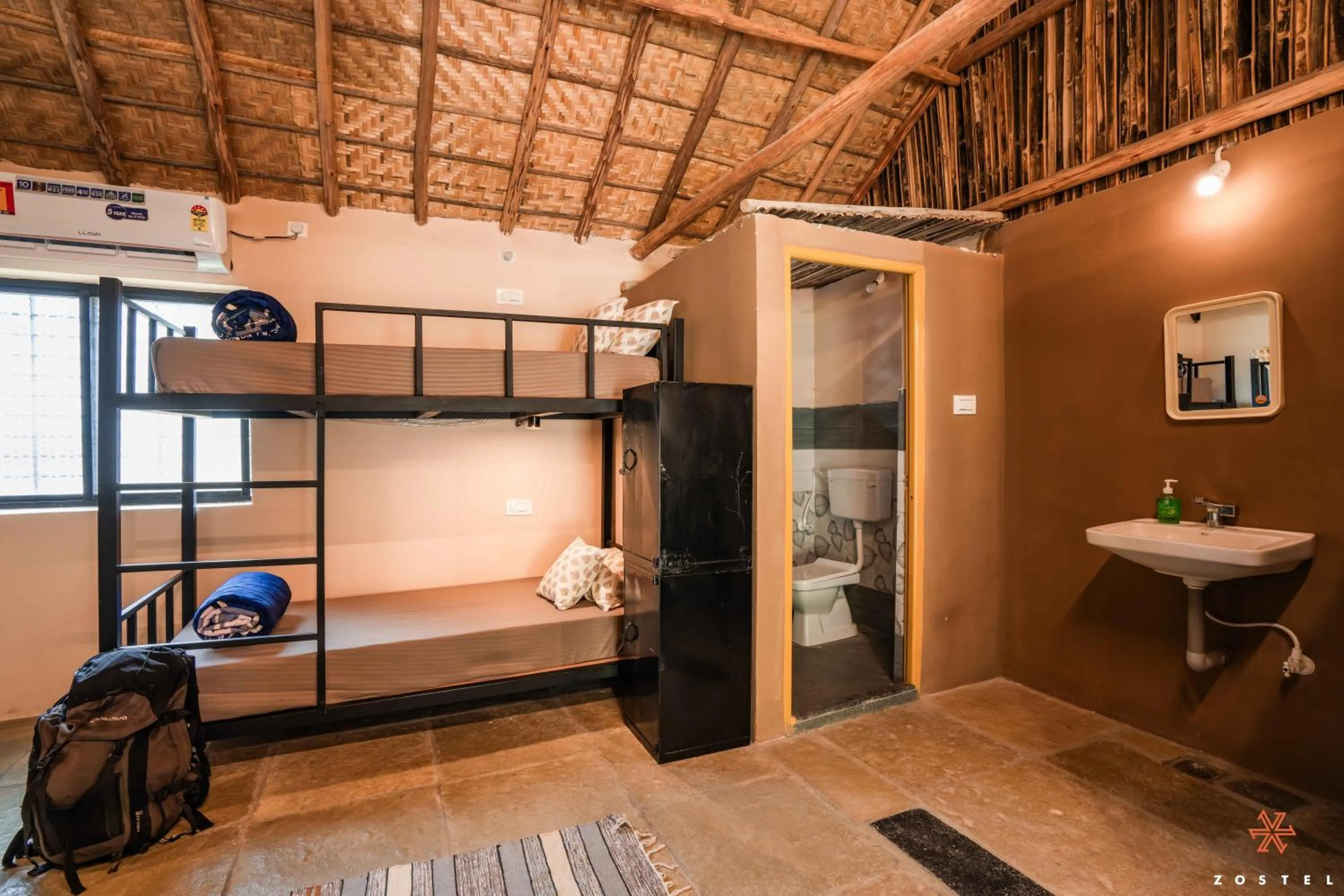 Bed in Zostel Hampi (Gangavathi)