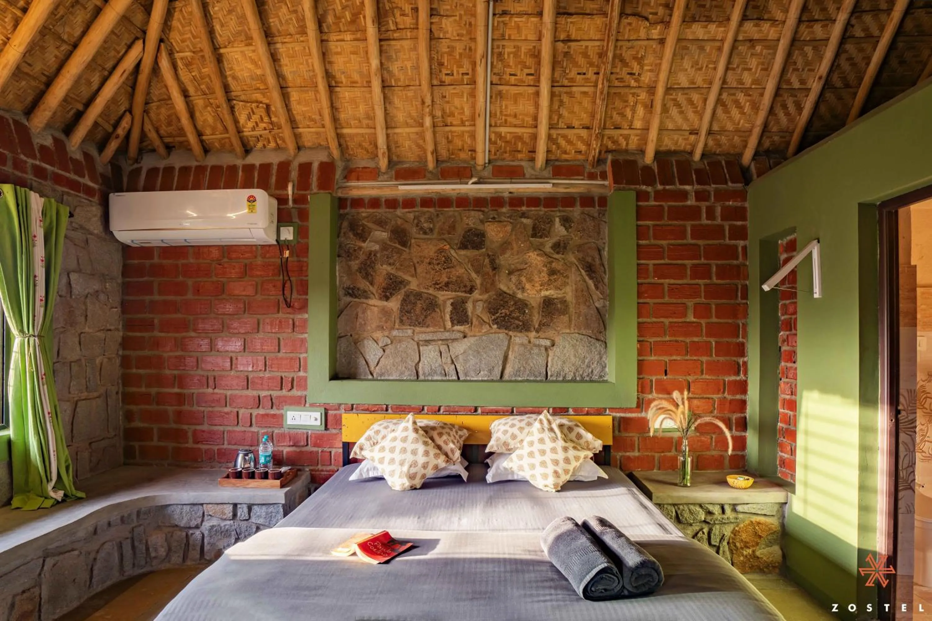 Bed in Zostel Hampi (Gangavathi)