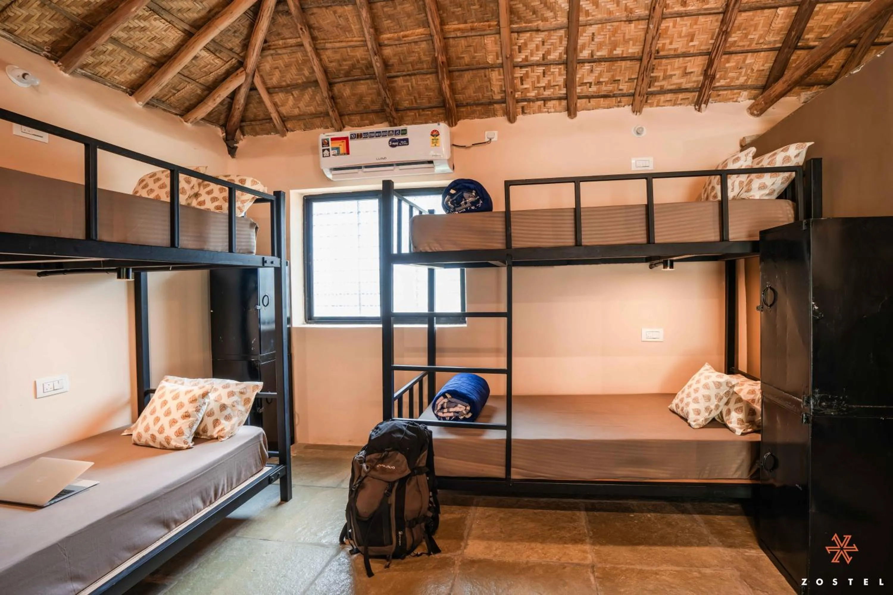 Bed in Zostel Hampi (Gangavathi)