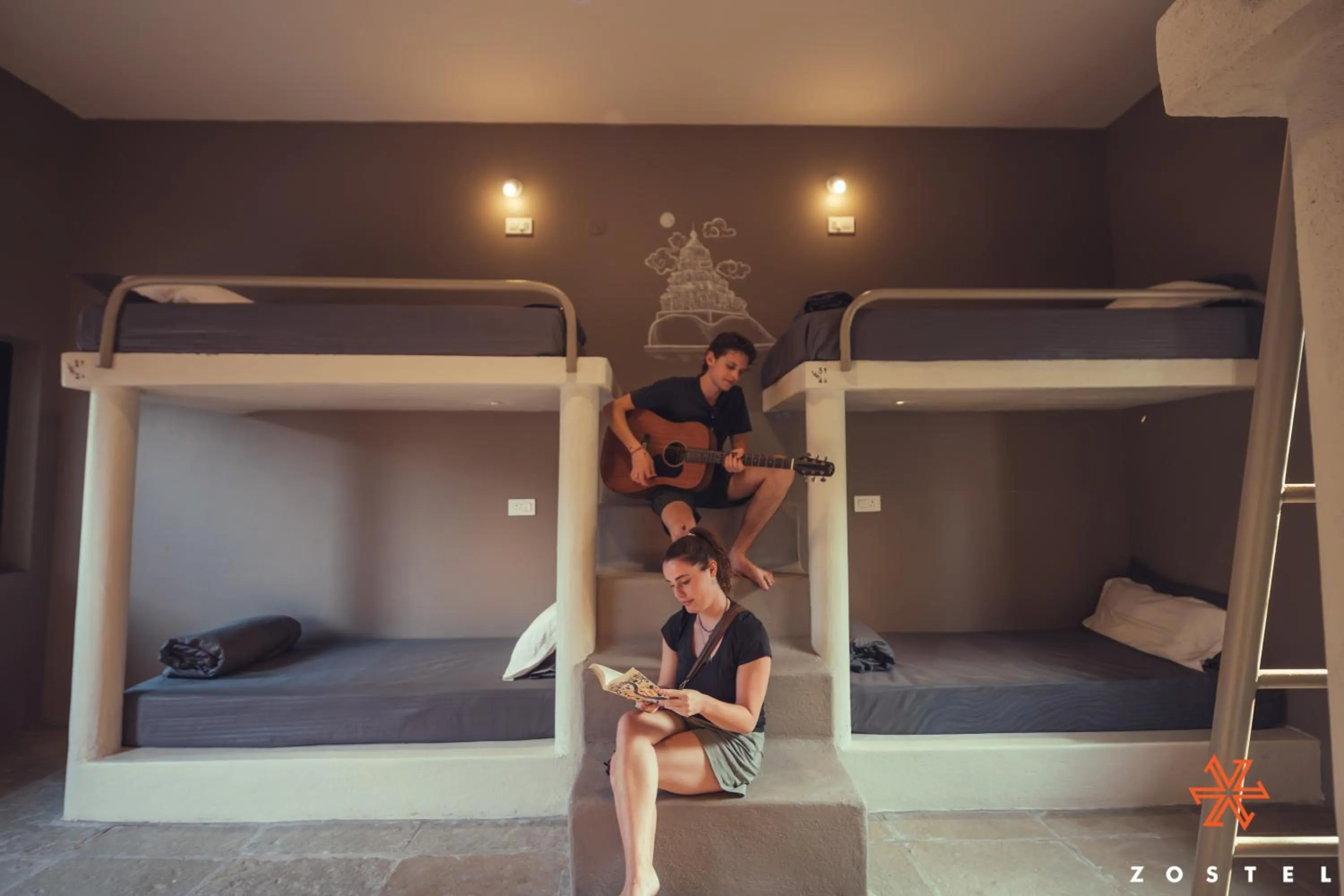 group of guests, Bed in Zostel Hampi, Gangavathi