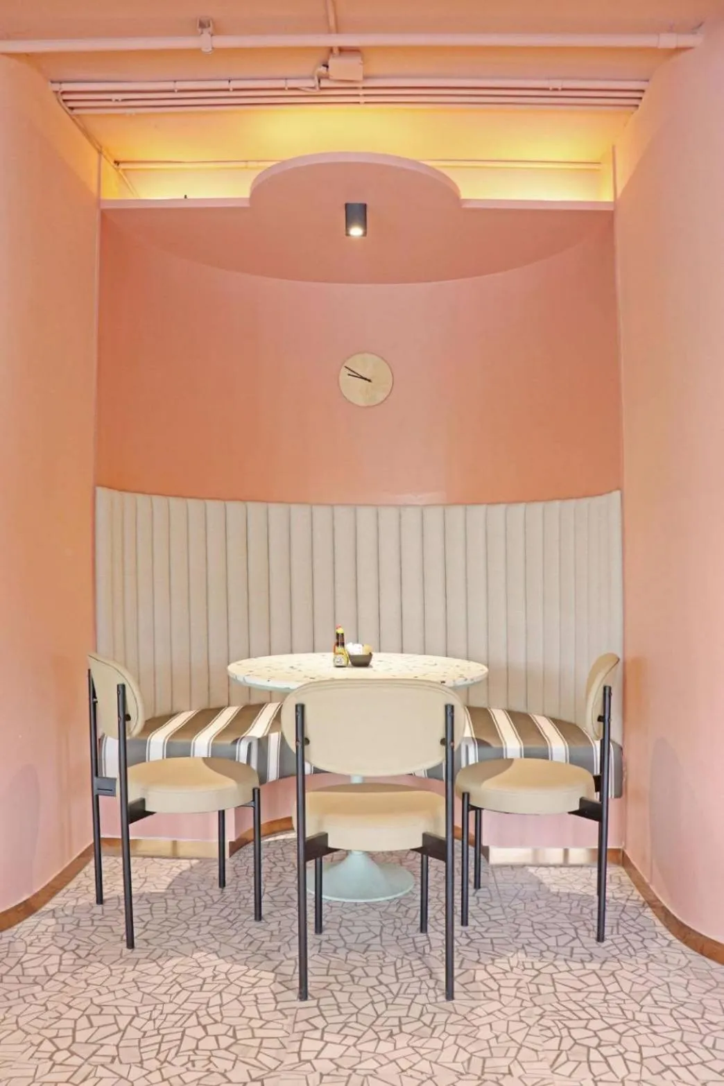 Dining area in The Quarter Ratchathewi by UHG