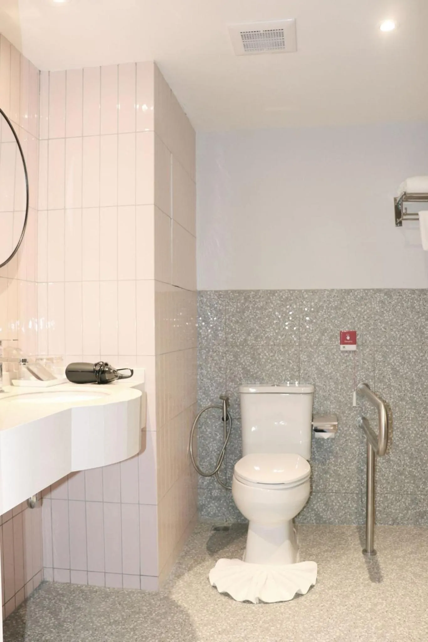 Toilet in The Quarter Ratchathewi by UHG