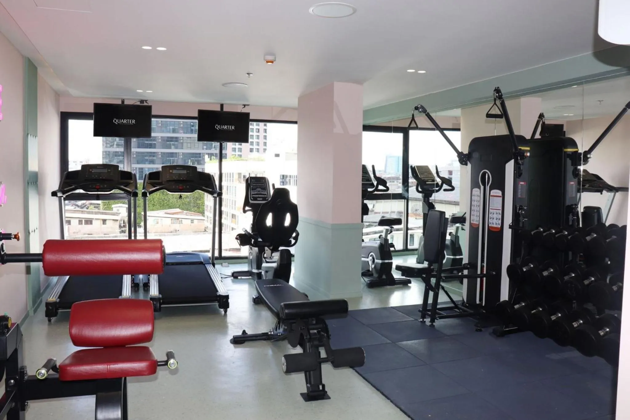 Fitness centre/facilities in The Quarter Ratchathewi by UHG