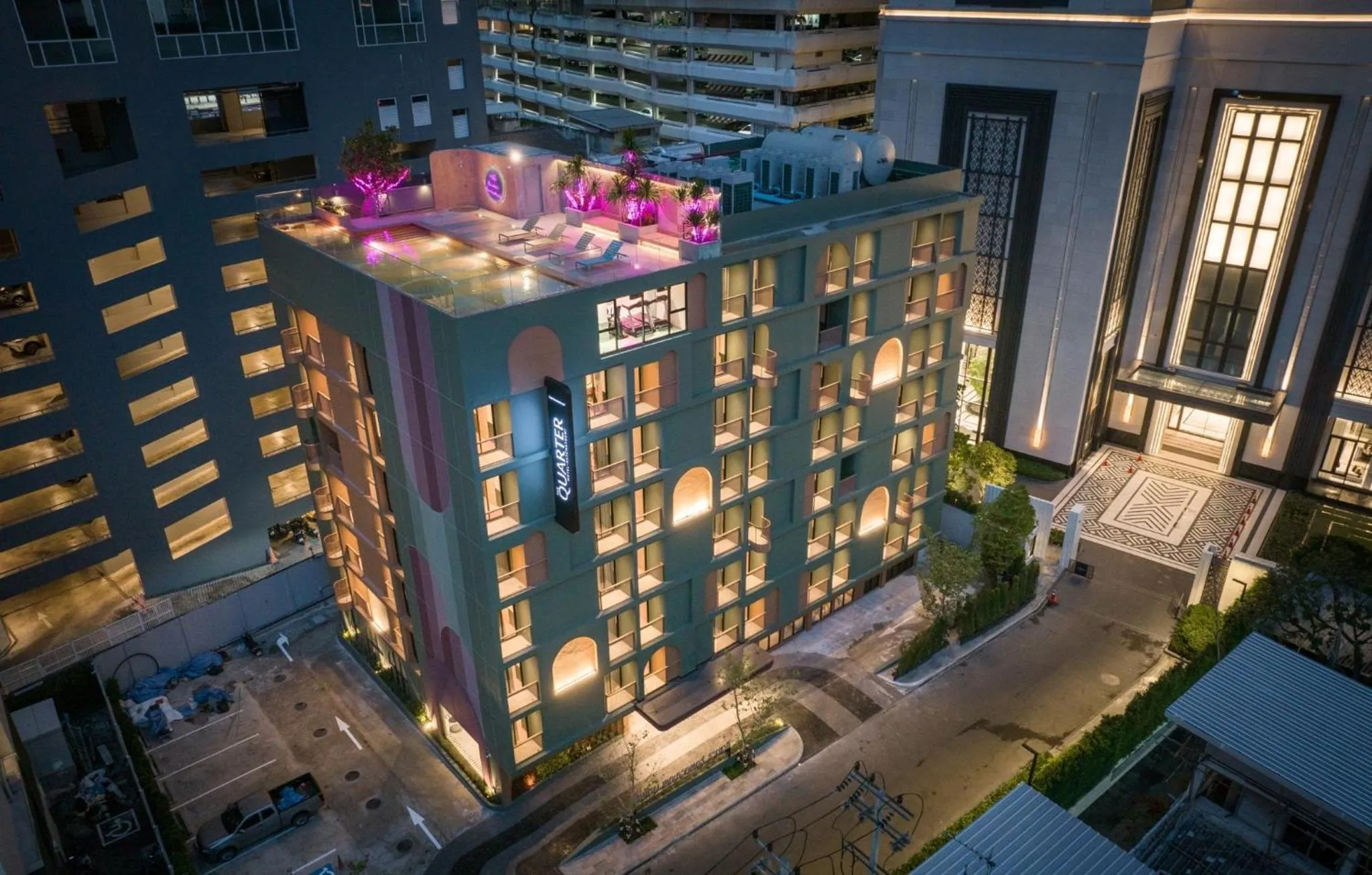 Property building in The Quarter Ratchathewi by UHG